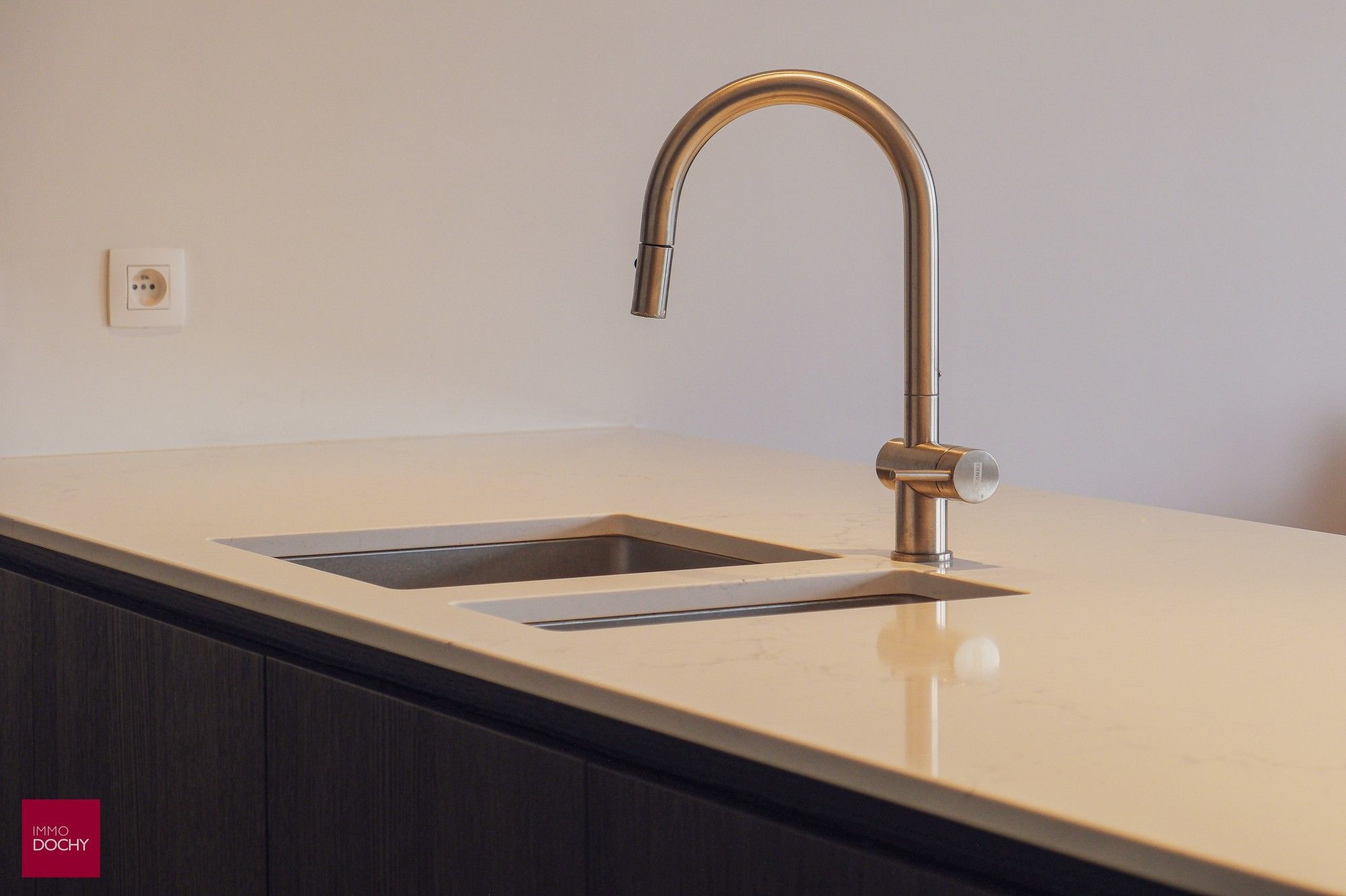 Prachtig afgewerkt appartement met ruim zonneterras centrum Waregem foto 9