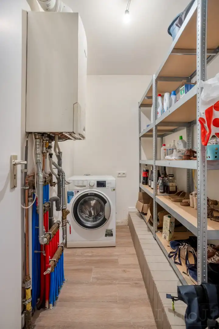 Gerenoveerd gelijkvloers appartement foto 14