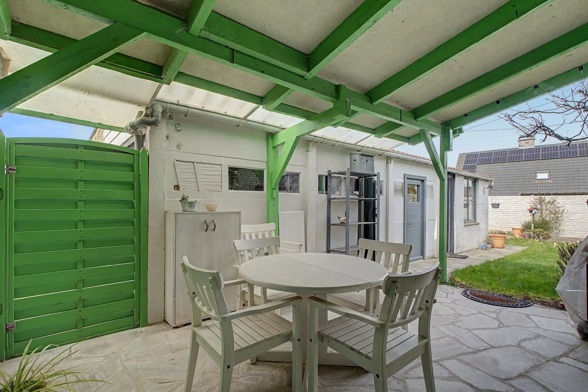 Instapklare halfopen bebouwing met 2 slaapkamers en garage nabij centrum Uitbergen foto 13