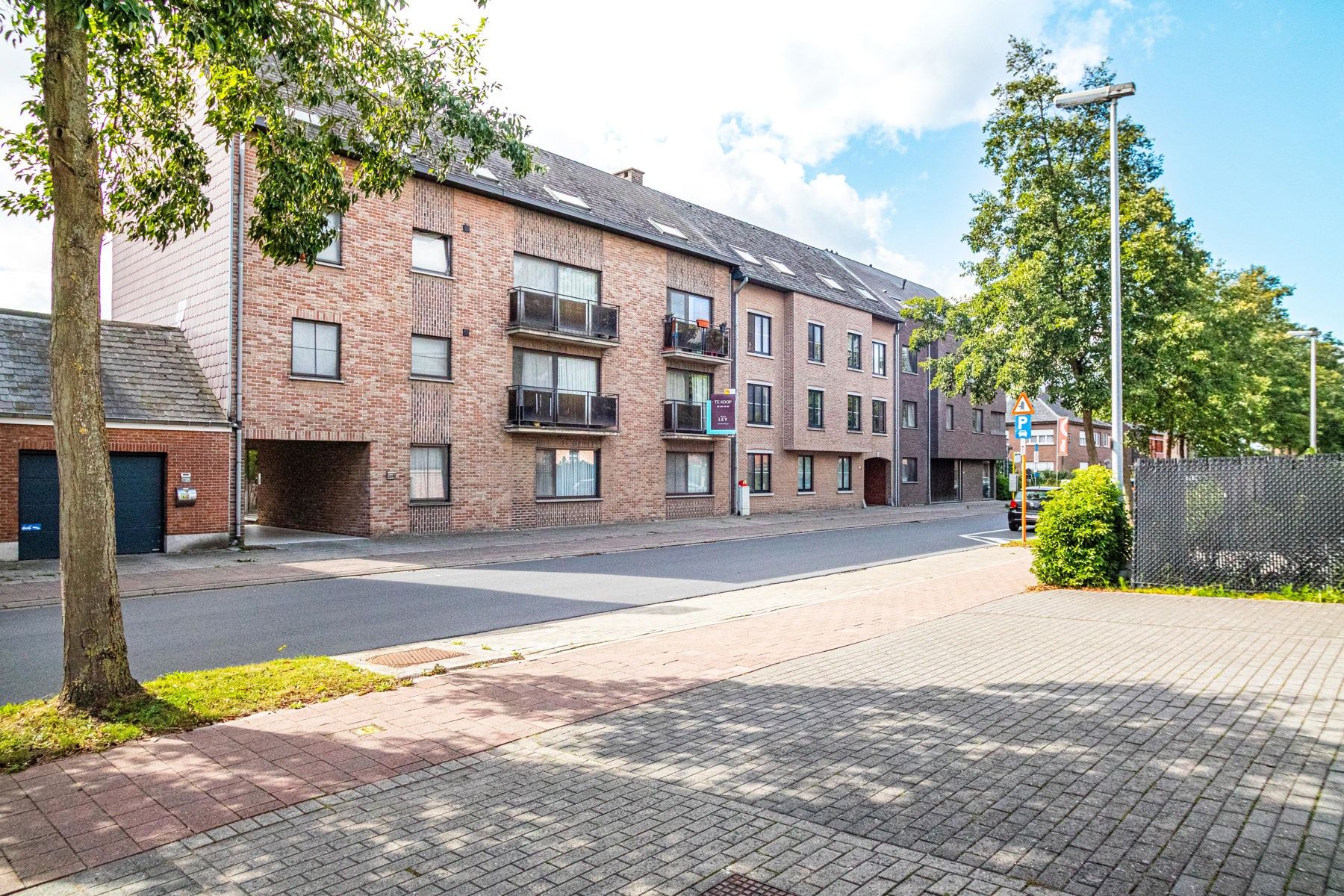 Ruim appartement met 2 slaapkamers, zonnig terras en garage foto 21