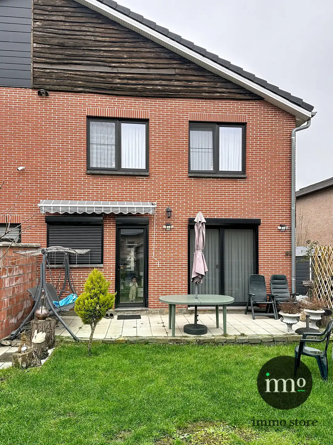 Praktische driegevel woning met tal van mogelijkheden foto 2