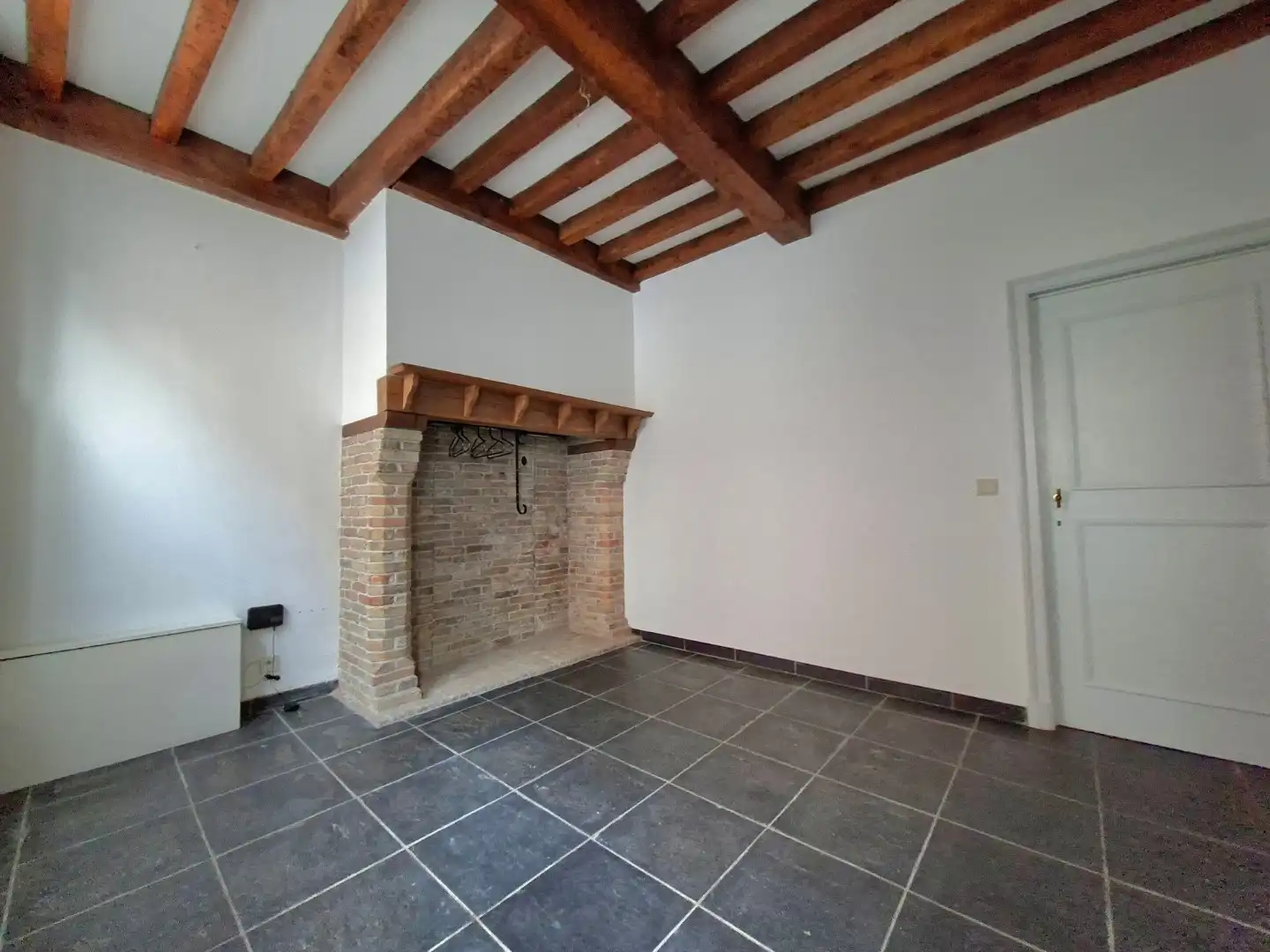 Typische Brugse woning met binnenpatio/tuintje foto 13