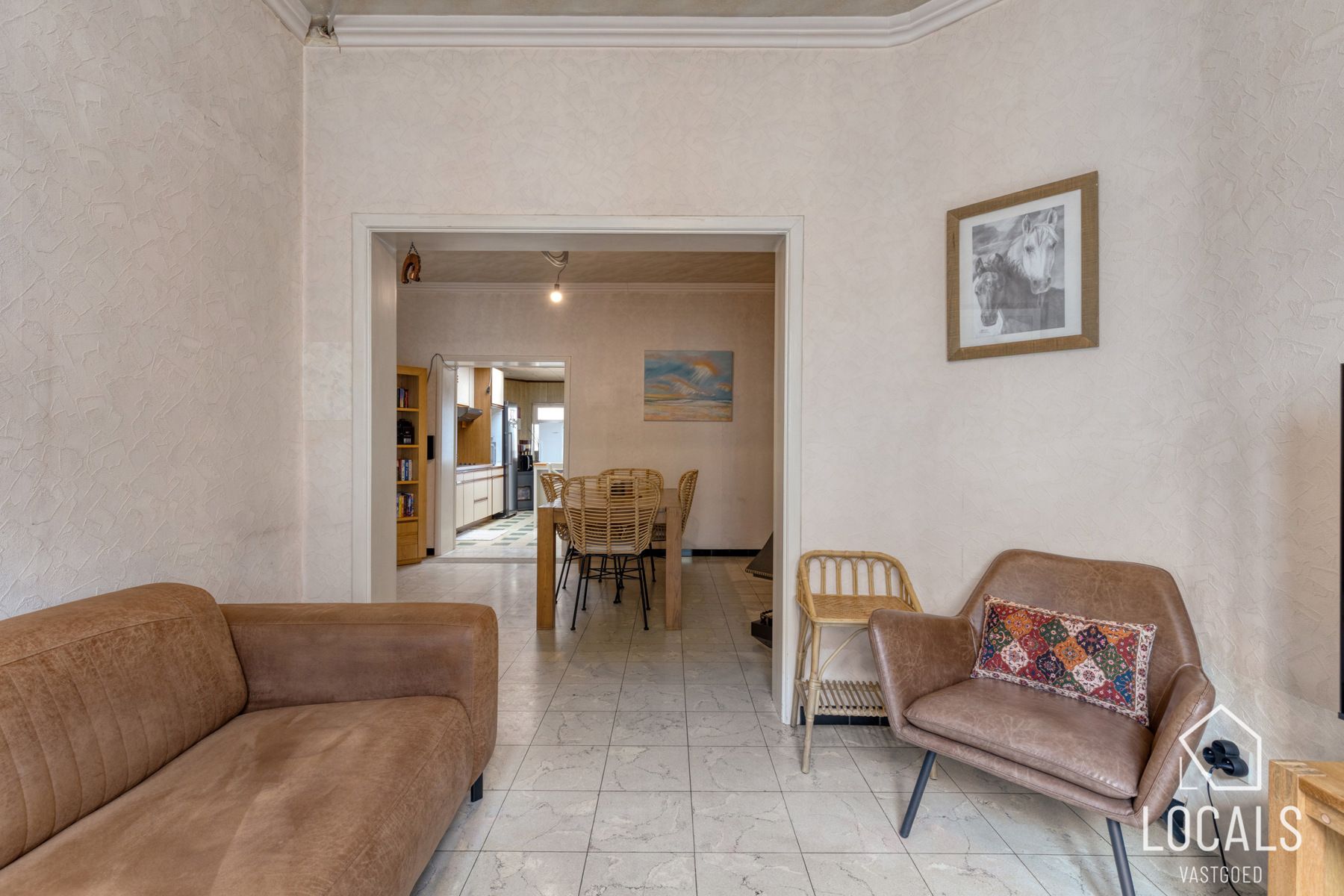 Deels gerenoveerde woning met stadstuin in hartje Ninove foto 4