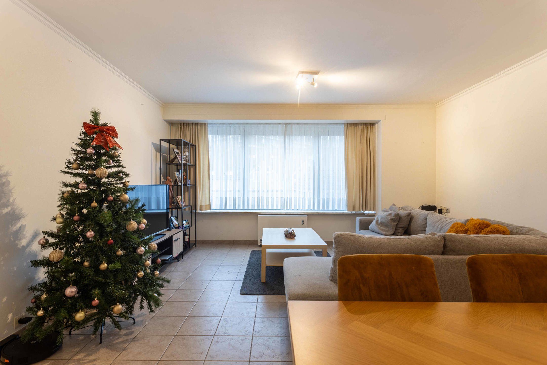 Ruim en lichtrijk appartement met garagebox op centrale locatie foto 4