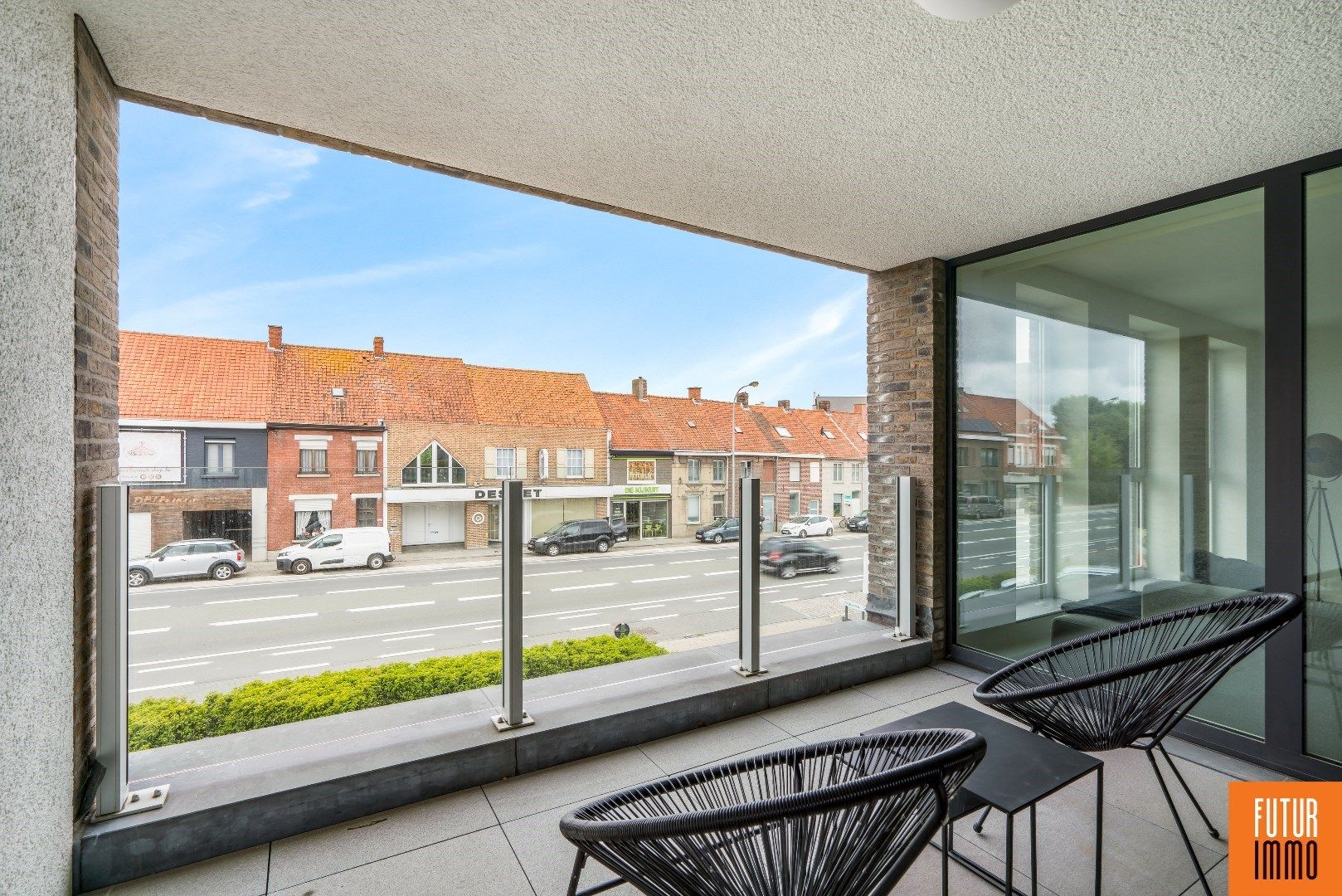 Lichtrijk gelijkvloers appartement met privé tuintje foto 18