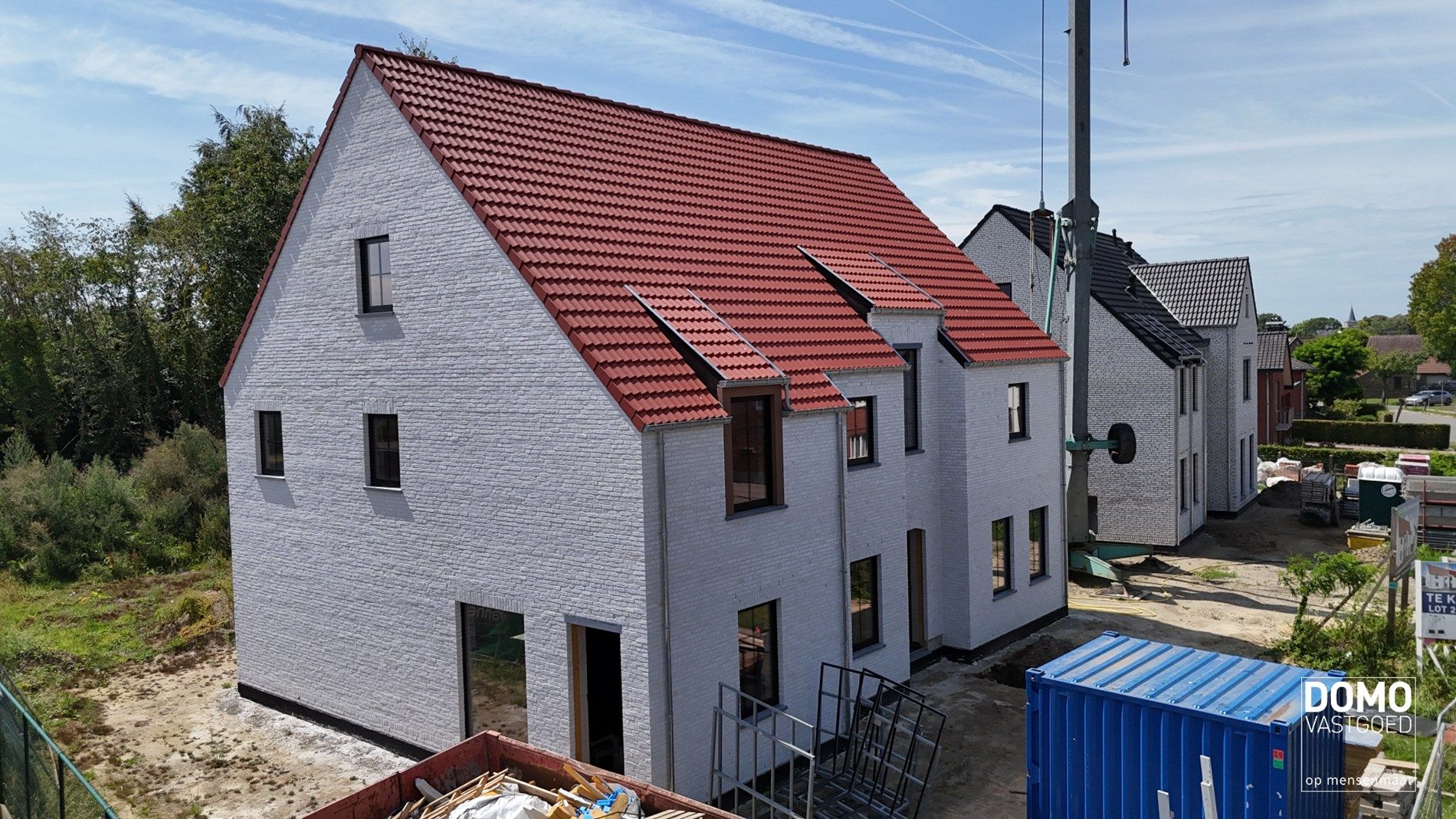 ENERGIEZUINIGE HALFOPENBEBOUWING MET 3 SLAAPKAMERS TE KERMT foto 2