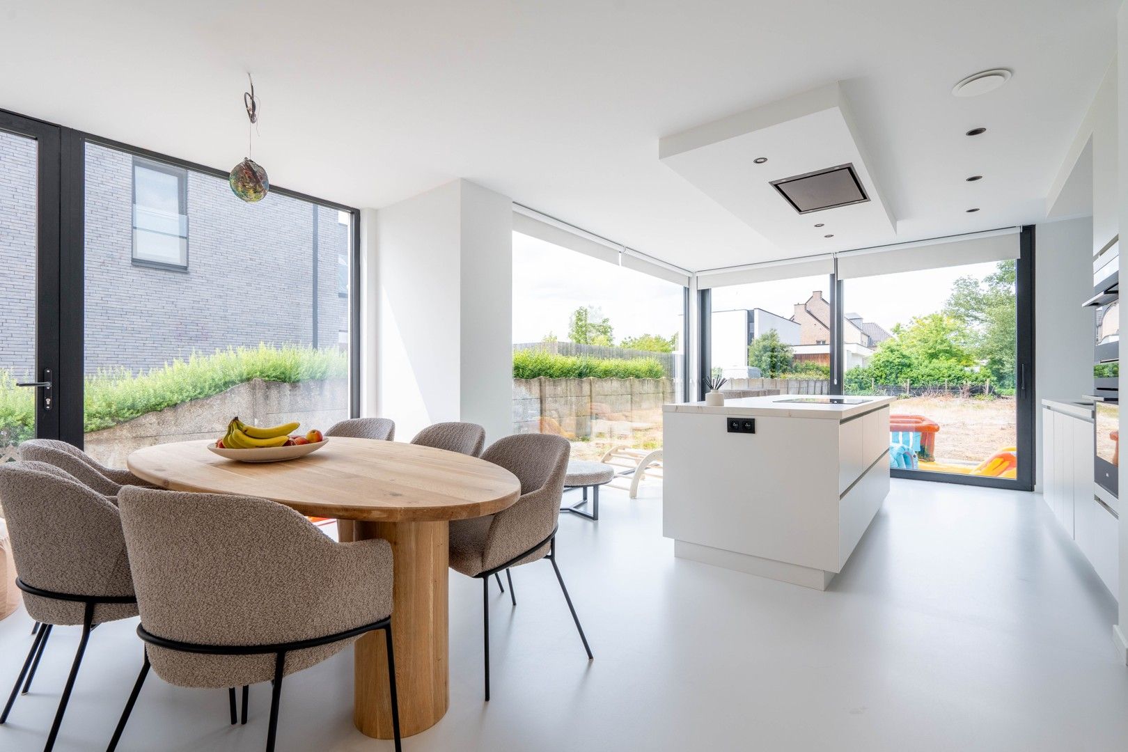 Instapklare woning met 3 slpkmrs op een perceel van 890m²! foto 8