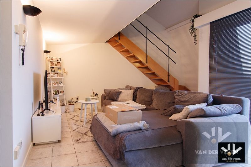 LICHTRIJK APPARTEMENT BINNEN DE GROTE RING VAN HASSELT foto {{pictureIndex}}