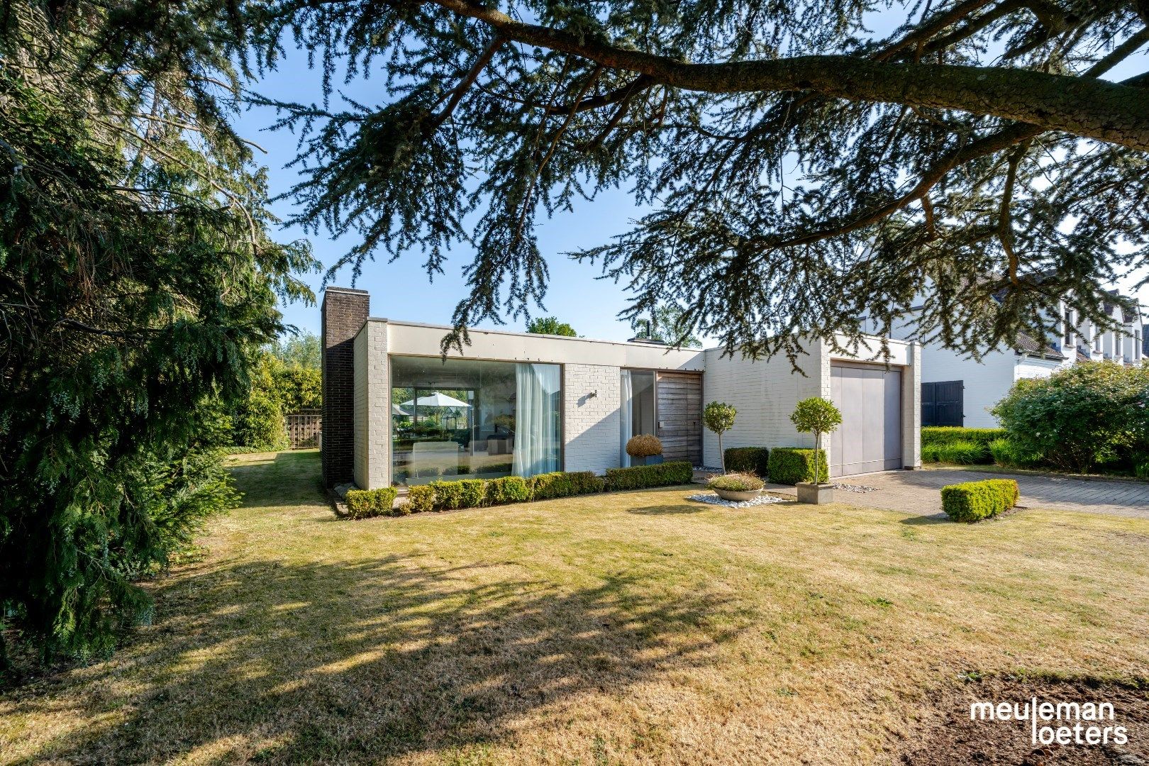 Te renoveren bungalow op fantastische ligging foto 12