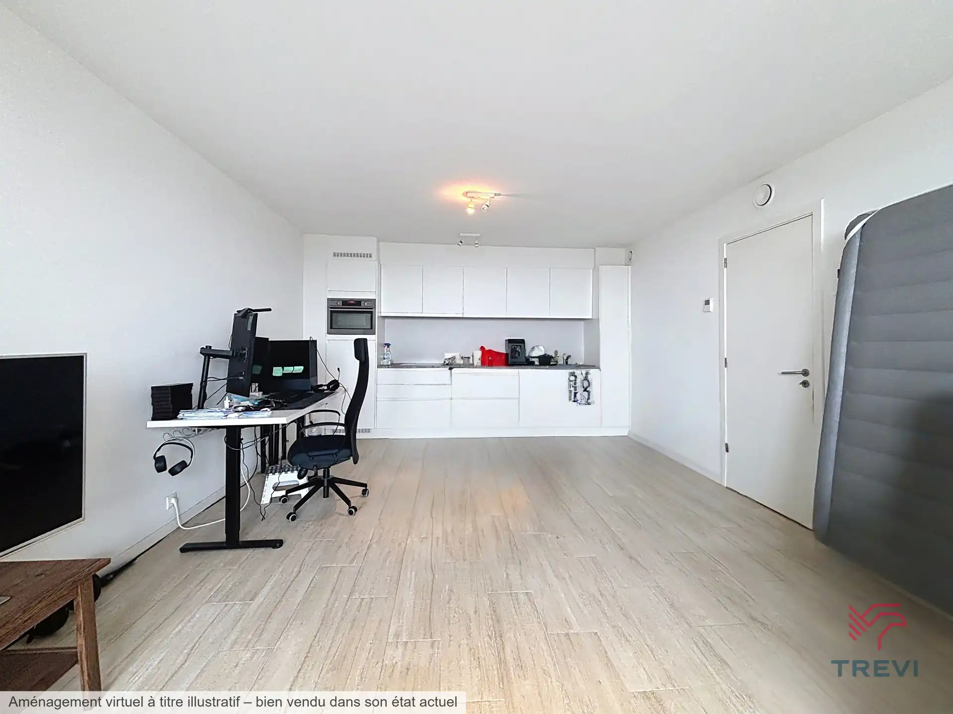 Mooi ongemeubileerd appartement met 1 slaapkamer foto 2