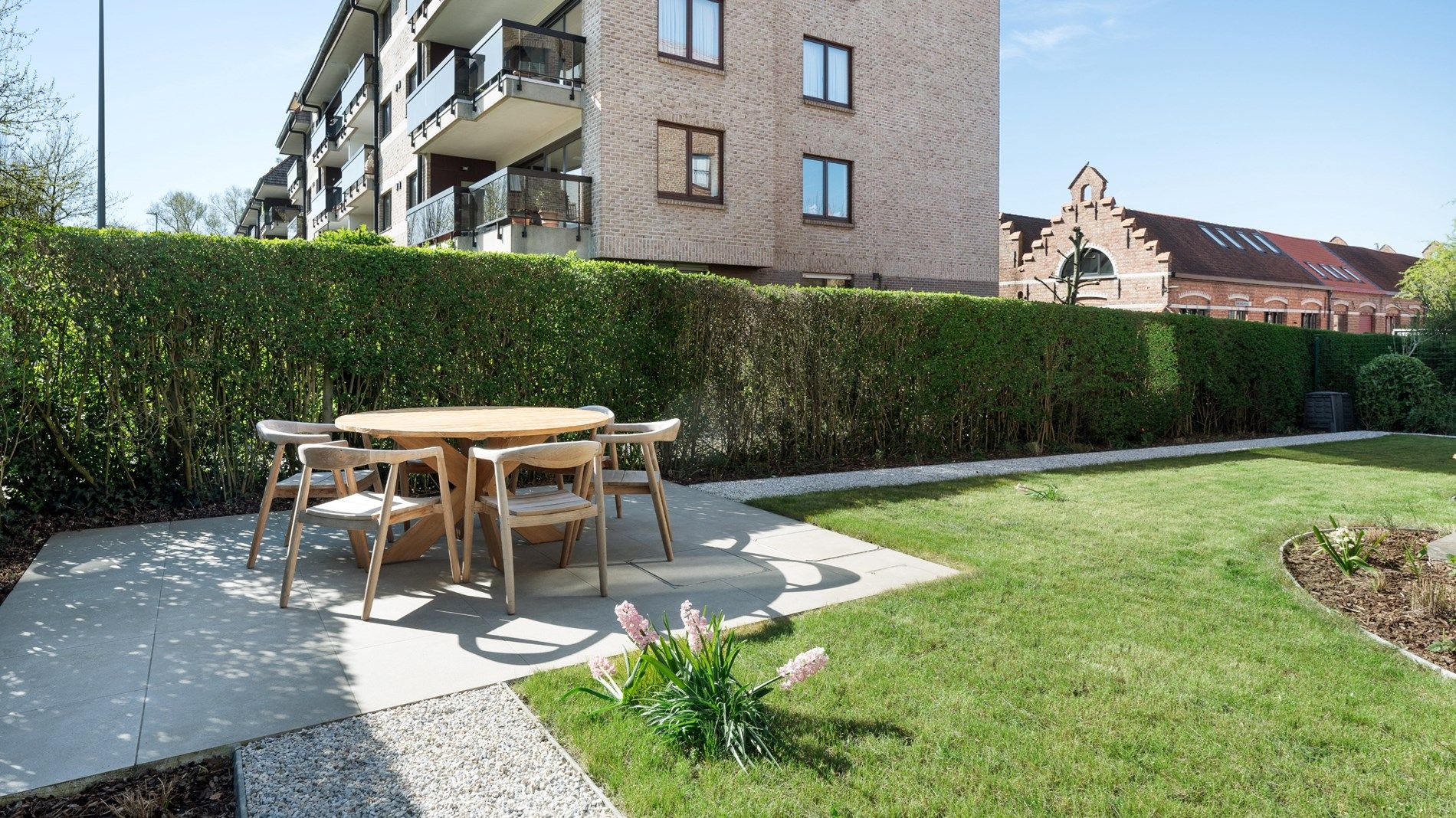 Prachtig gelegen appartement met tuin te Brugge. Parking inbegrepen. foto 5
