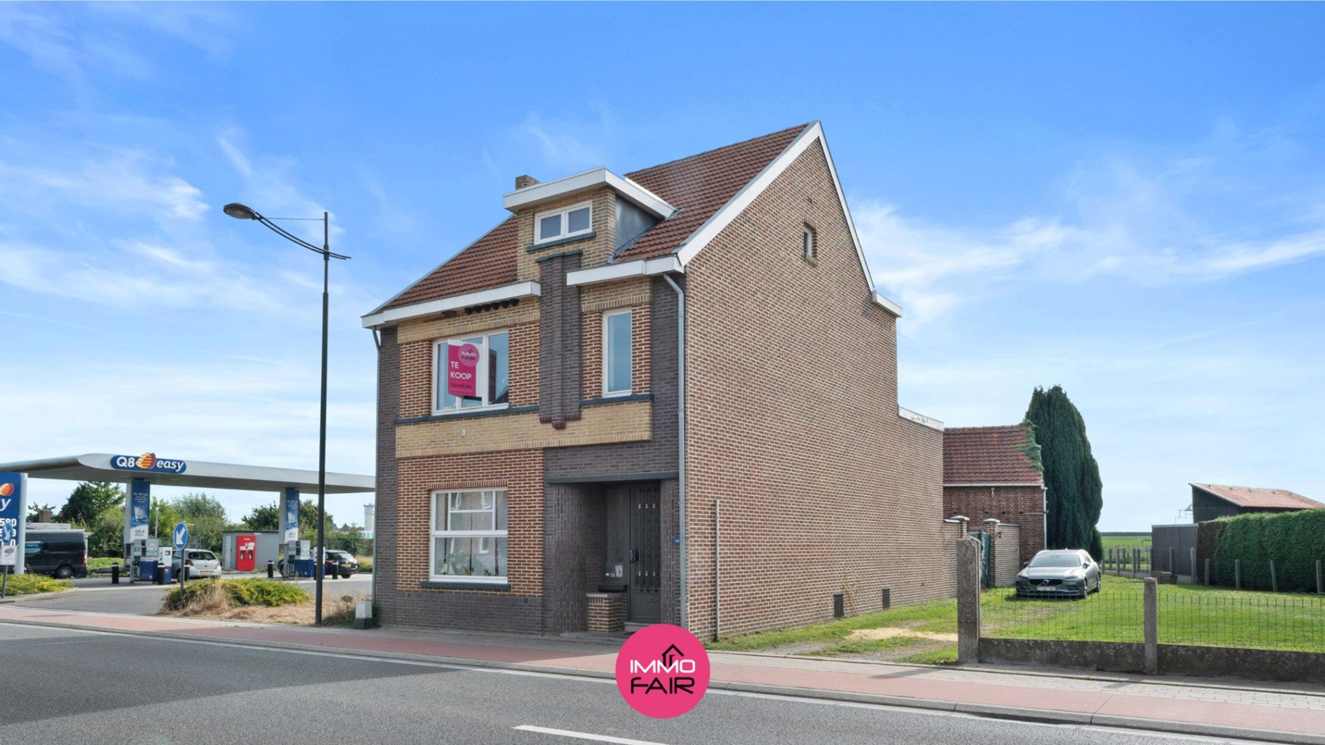 Hoofdfoto van de publicatie: Karakteristieke hoeve met panoramisch zicht aan de achterzijde van het perceel. 