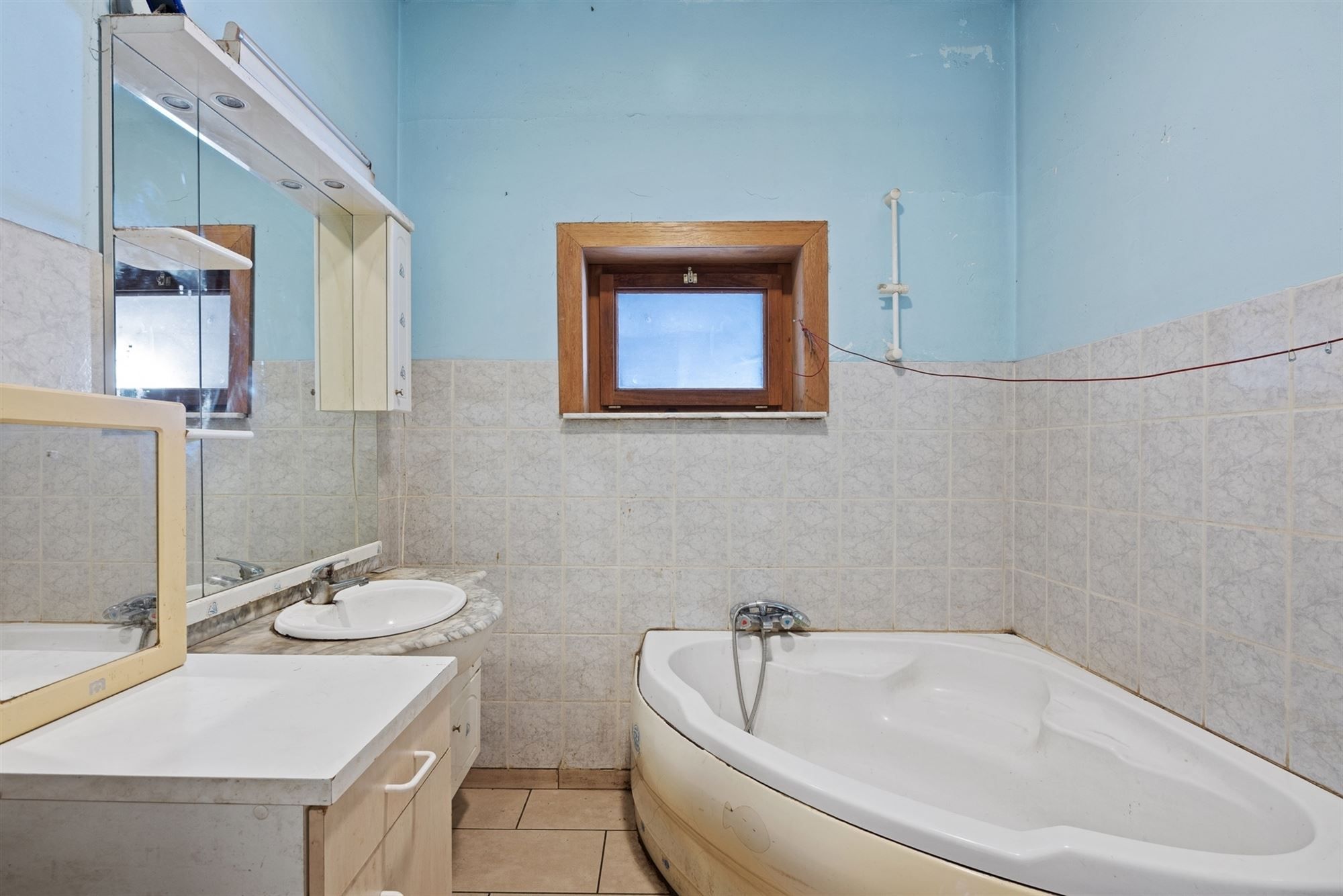 TE RENOVEREN WONING OP RUSTIGE LIGGING VLAKBIJ LEOPOLDSBURG CENTRUM foto 11
