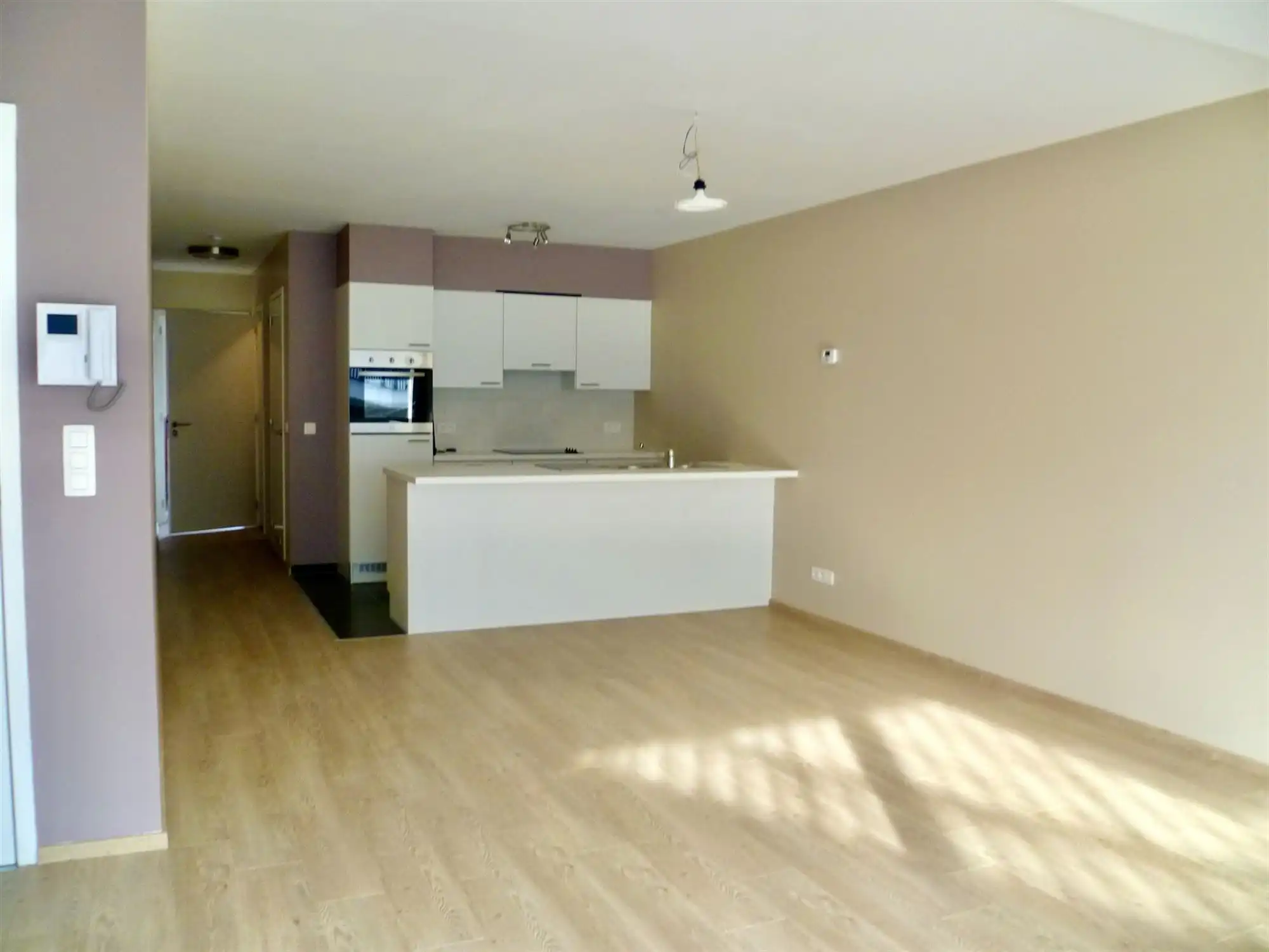 Appartement met 1 slaapkamer, terras en staanplaats.  foto {{pictureIndex}}