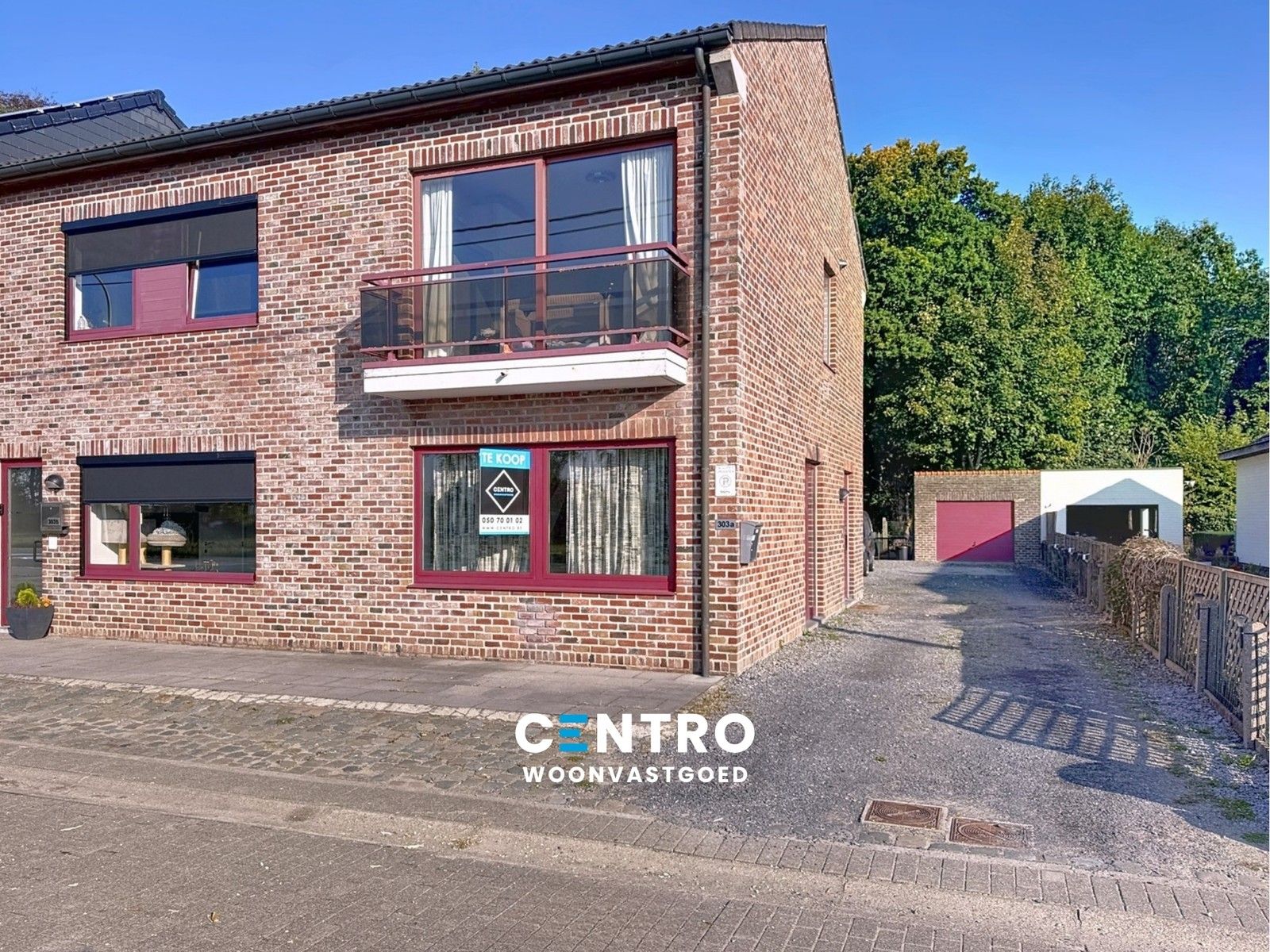 Instapklare woning met 2 slpks én garage te Maldegem! foto {{pictureIndex}}