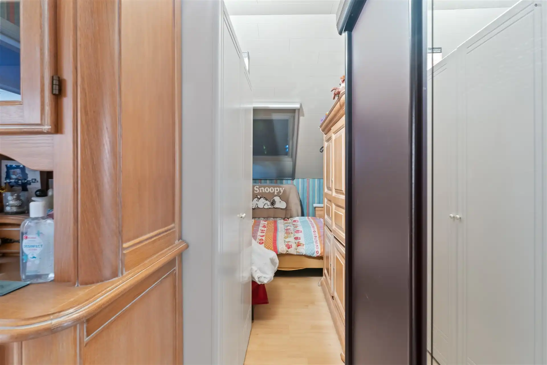 Goed onderhouden HOB met 3 slaapkamers op een ruim perceel foto 14