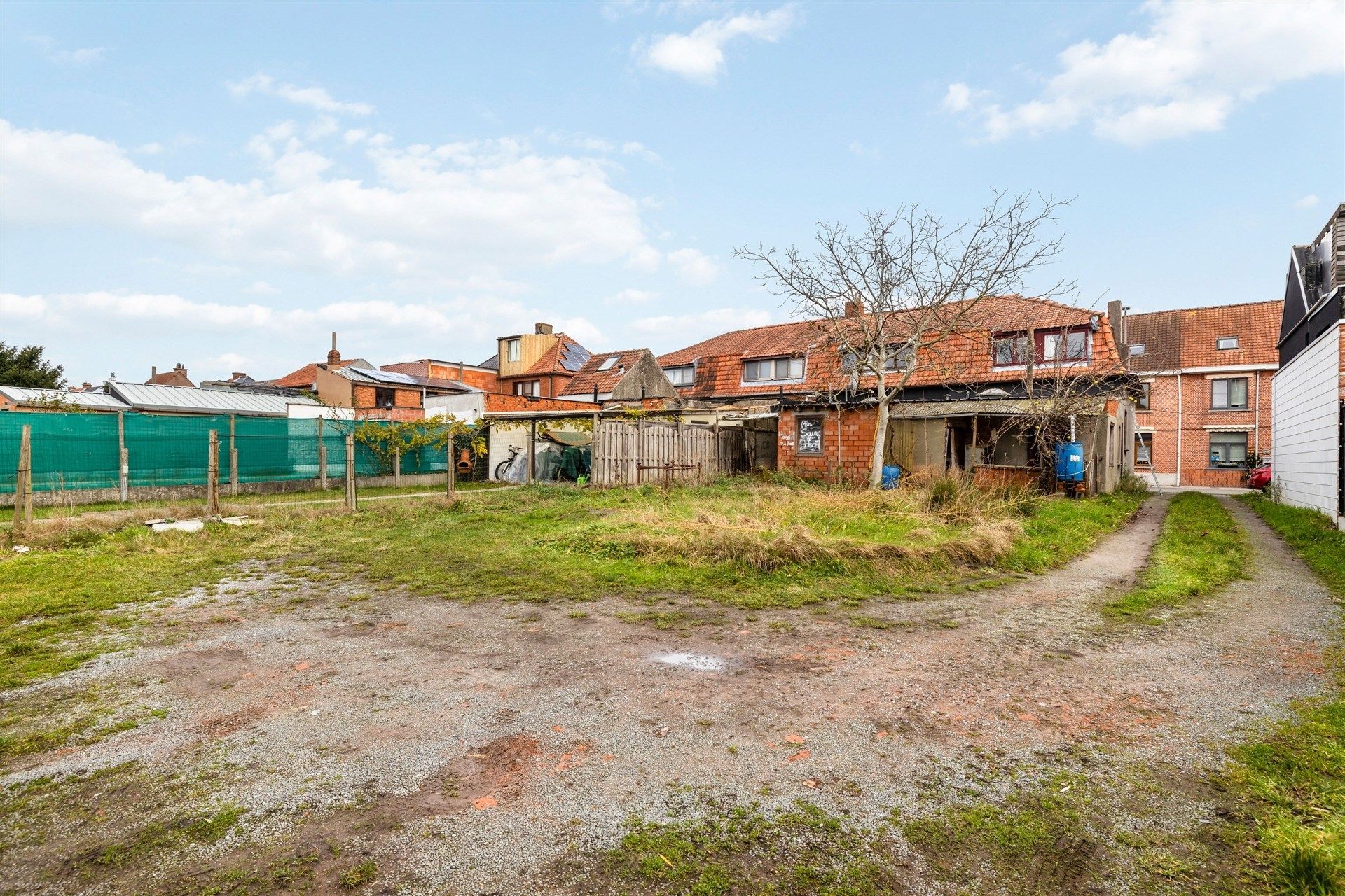 Te renoveren halfopen bebouwing in het centrum van Sint-Gillis-Waas foto 13