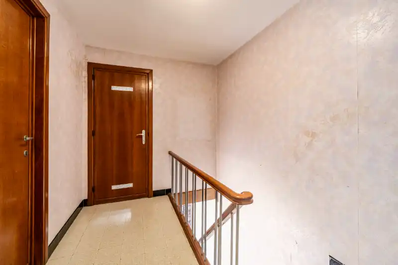 Hooglede-centrum. Charmante | ruime | half open bebouwing op 740m2 met > 4 slaapkamers, apart bijgebouw van +/- 60m2. Ideaal voor gezinnen / extra polyvalente ruimtes, ideaal gelegen. foto 15