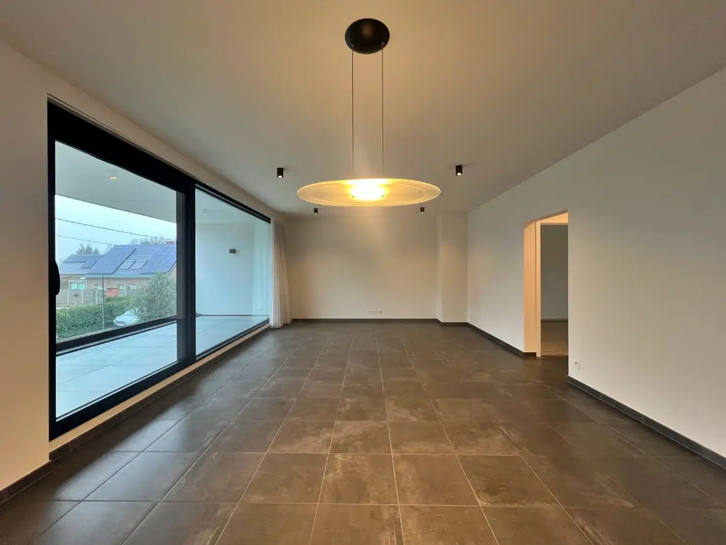 Ruim en energiezuinig 3-slaapkamerappartement in Lovendegem 🌿 foto 3