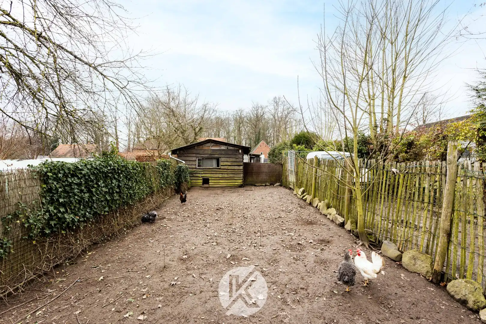 Interessante renovatiewoning op uniek perceel foto 19