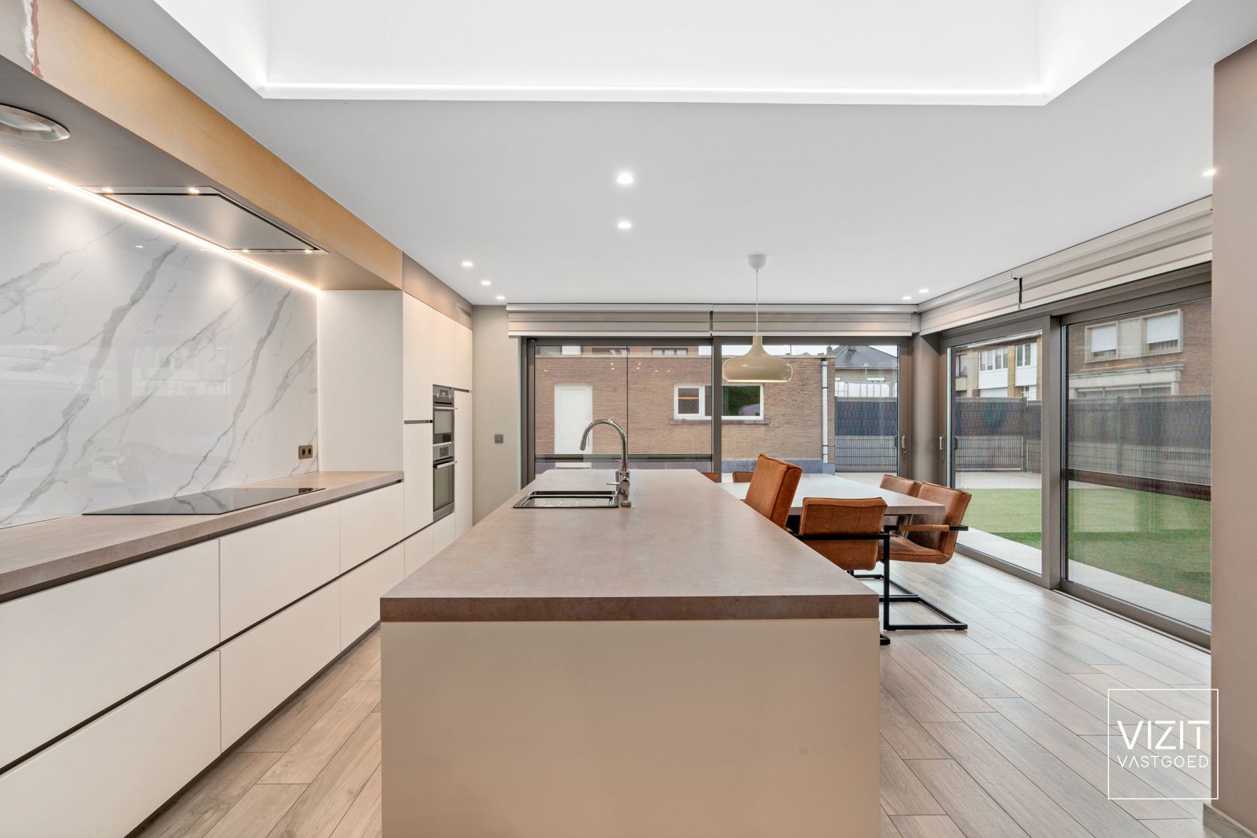 Ruime woning met tuin en garage in rustige woonwijk!  foto 3