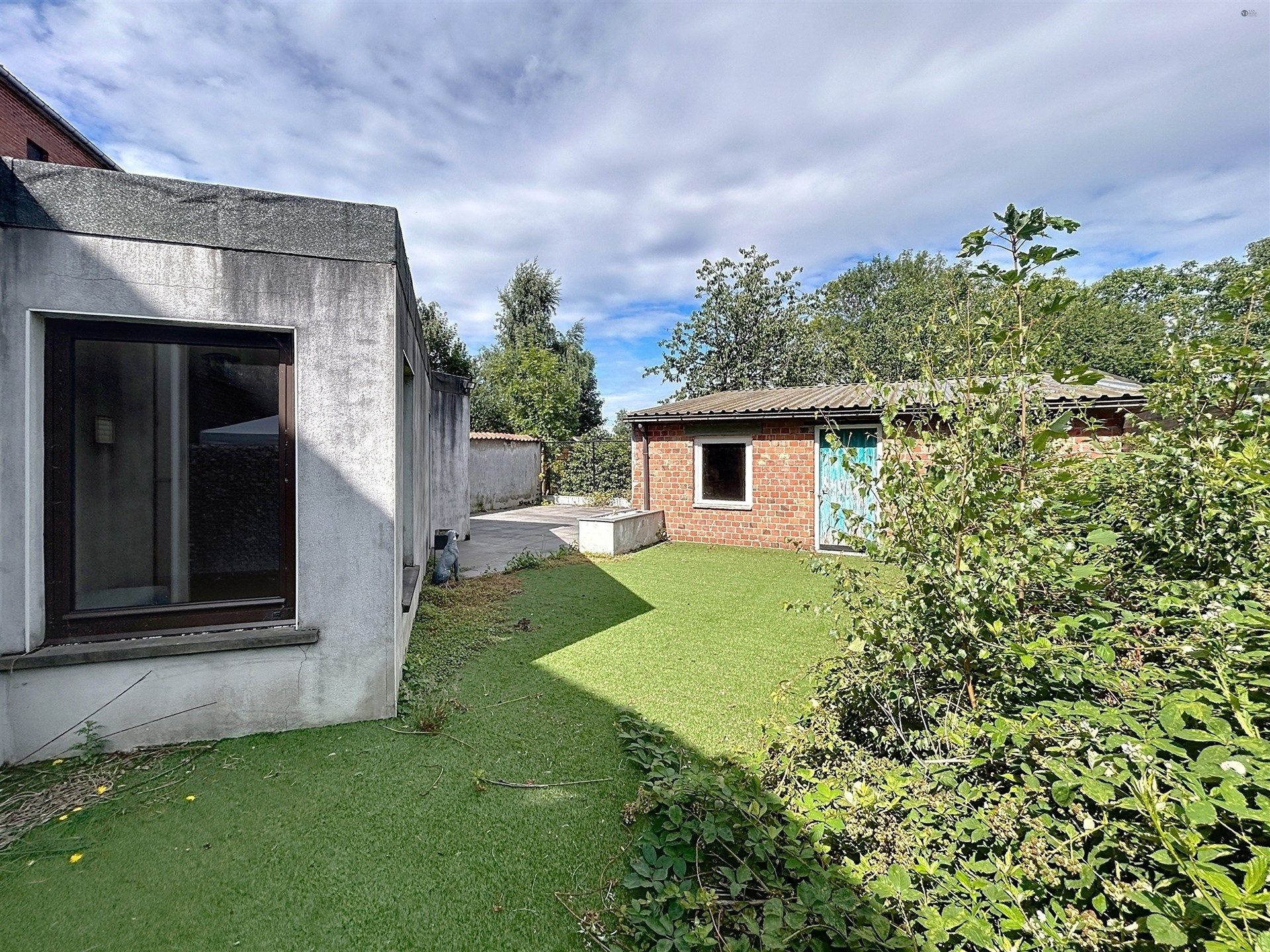 Ruime woning met 4 slp en bijgebouw (40m²) op perceel van 290m² foto 9