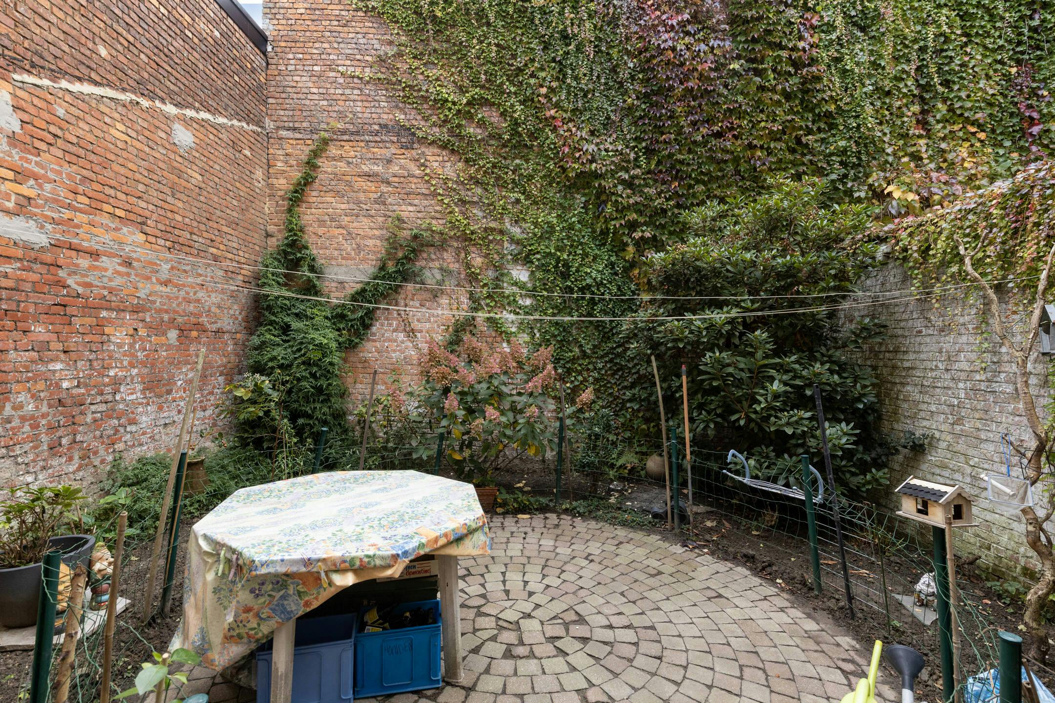 Huis met veel mogelijkheden te Deurne-zuid! foto 9