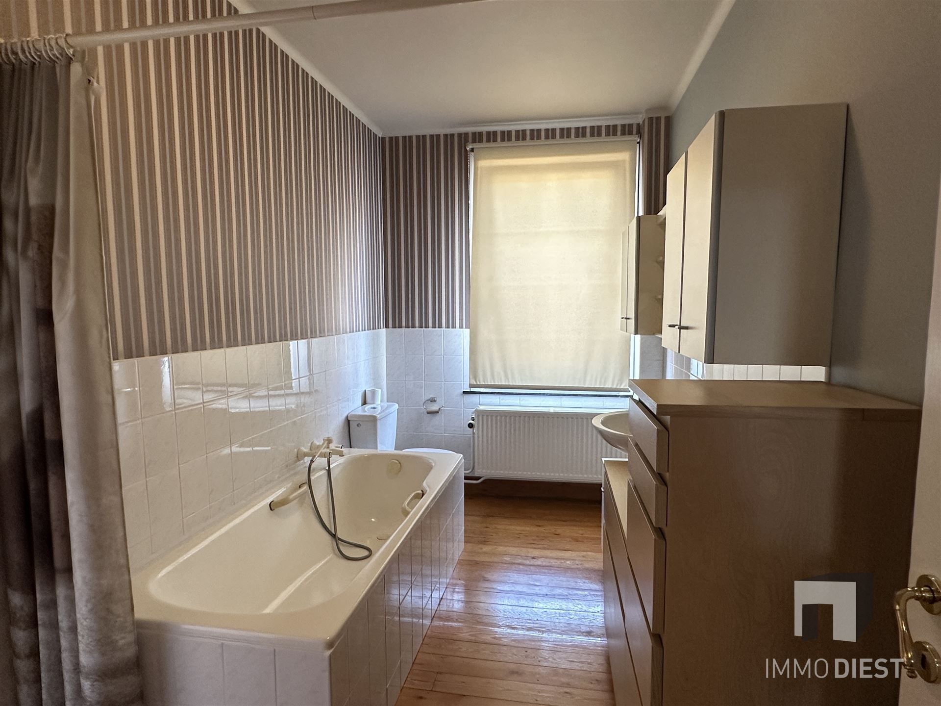 Knappe woning met 3 ruime slaapkamers en mooie tuin - instapklaar foto 34