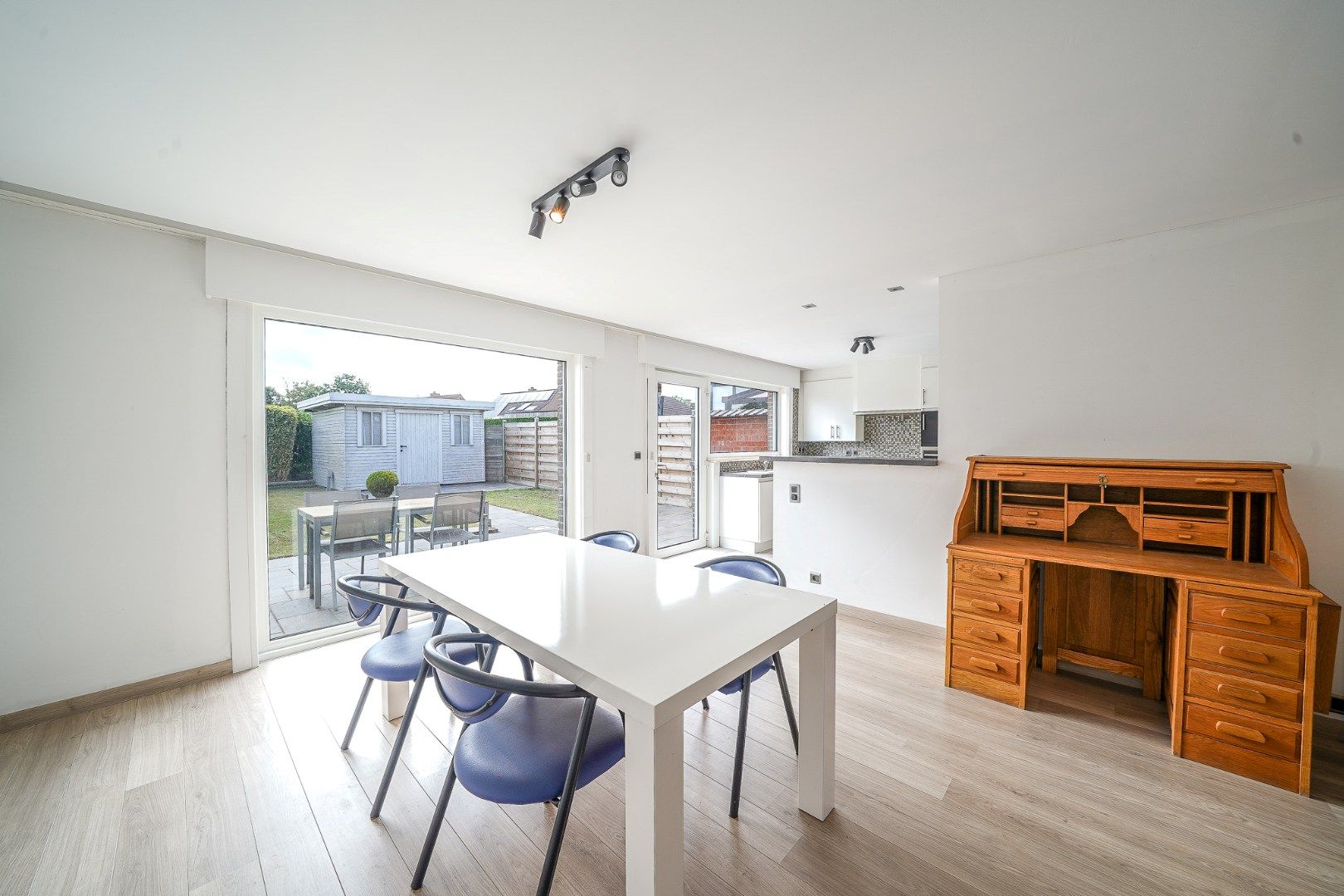 Gezinswoning met garage, zongerichte tuin te koop in Bredene foto 6