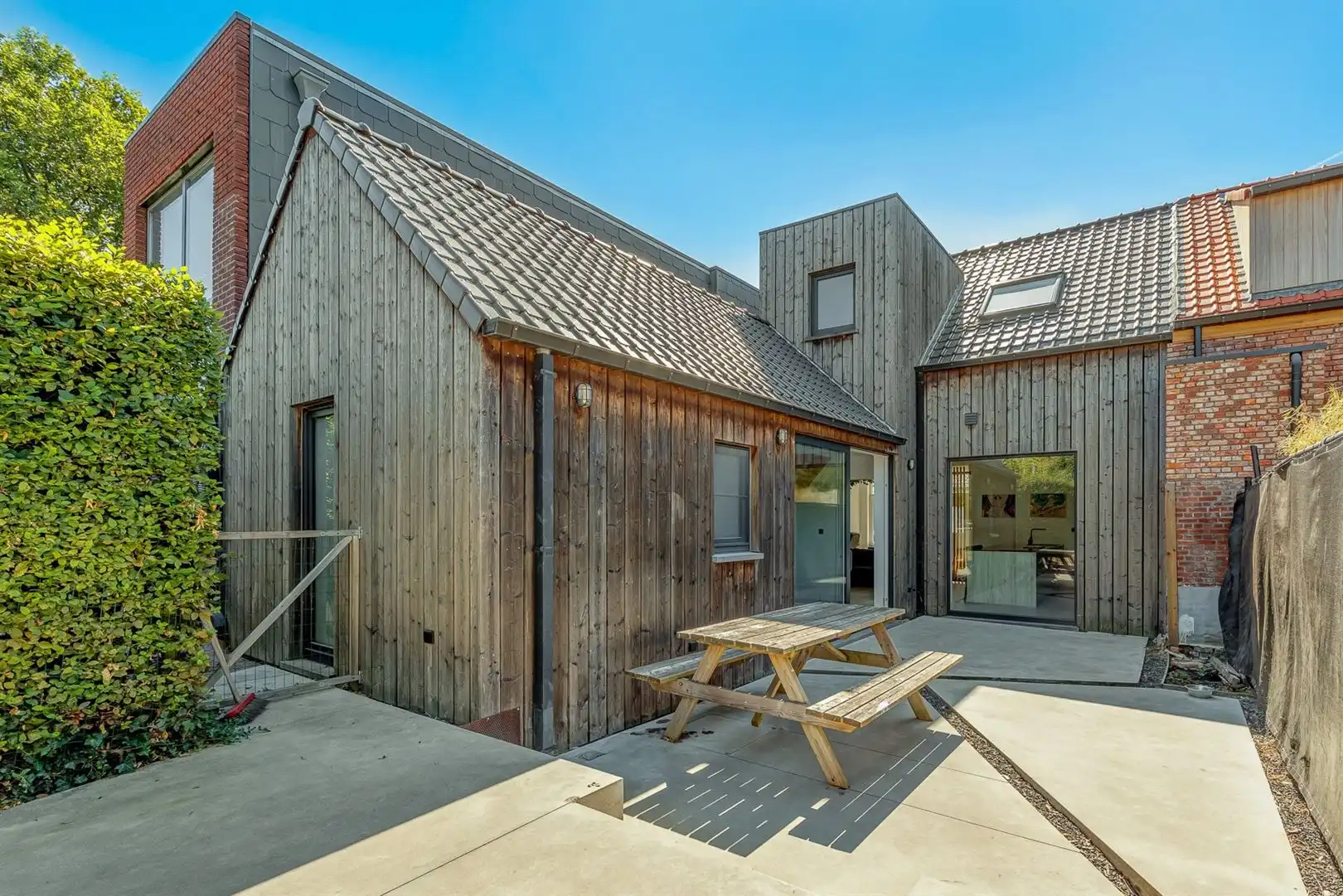 Zelf wonen of investeren? Ideaal in deze GB met tuin!! foto {{pictureIndex}}