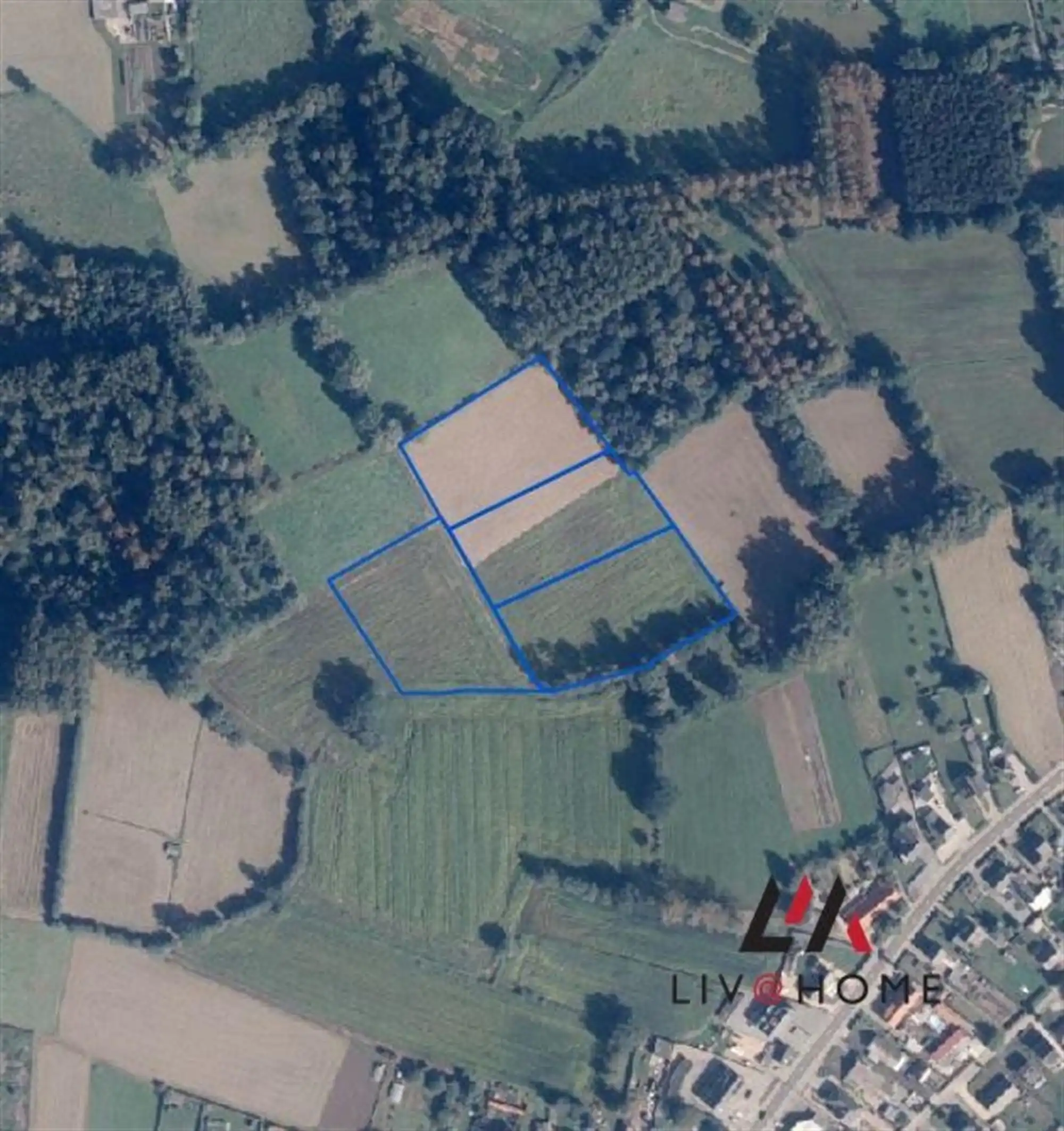 landbouwgrond - niet verpacht. foto {{pictureIndex}}