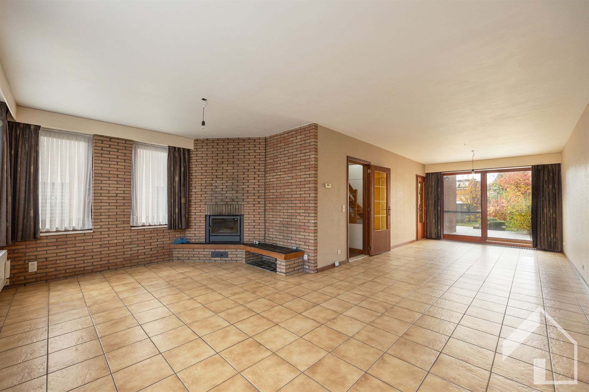 Deels te renoveren woning foto 3