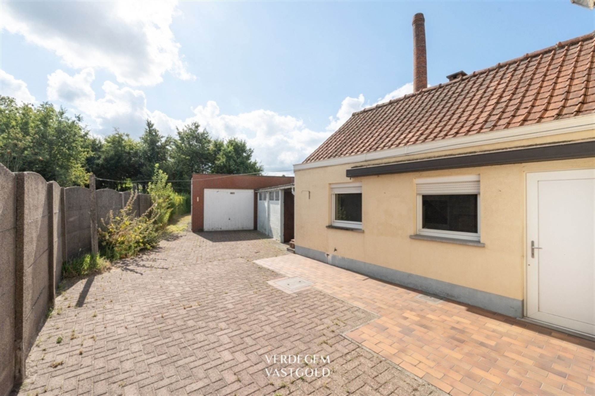 Woning met 2+1 slaapkamers, grote garage en tuin foto 12