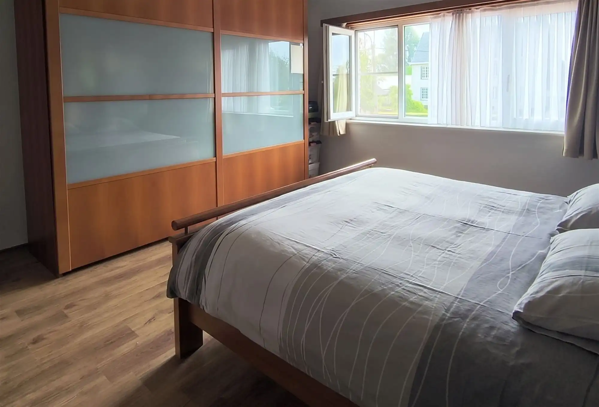Landelijk woonhuis met 2 slaapkamers, grote tuin en carport/berging foto 12