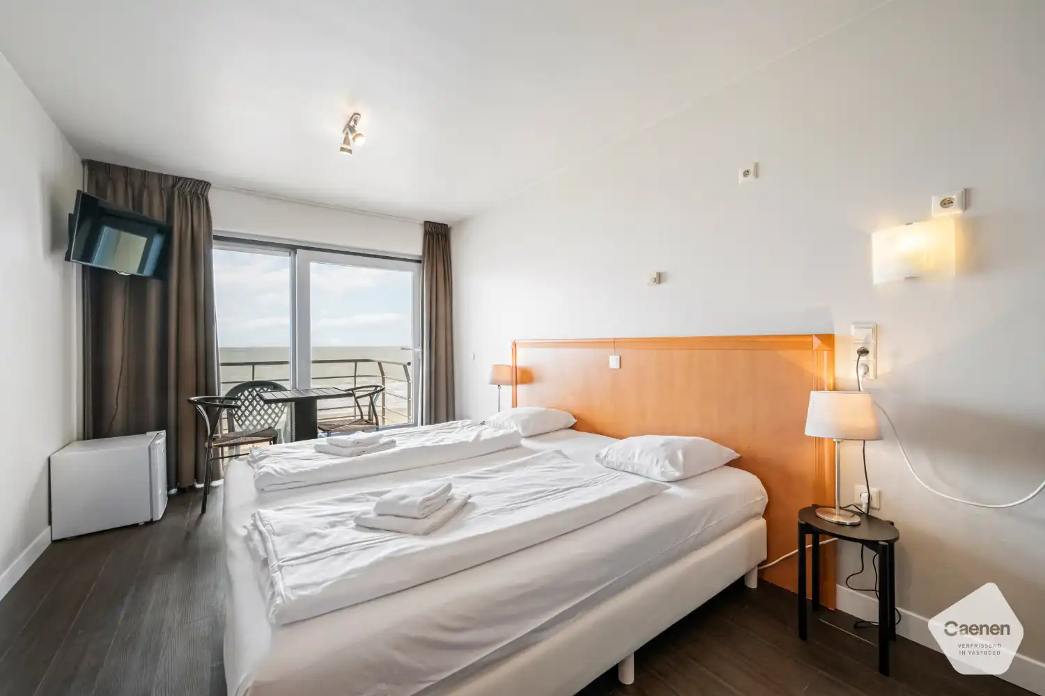 Instapklare studio met zeezicht foto {{pictureIndex}}