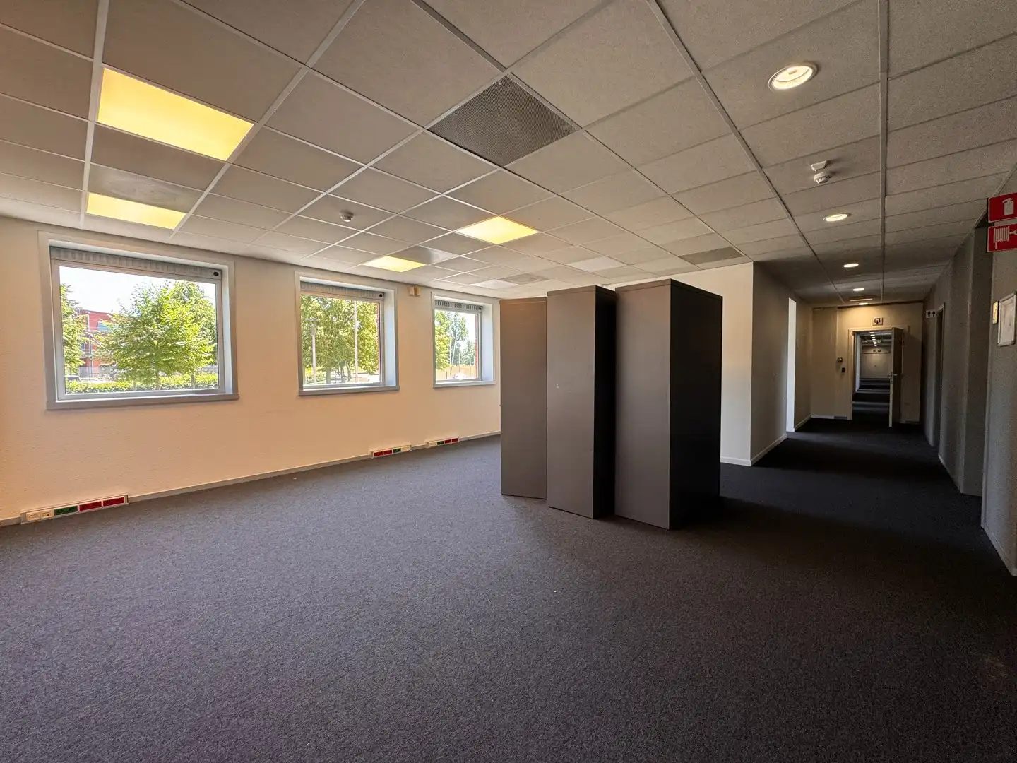 Instapklare kantoorruimte van 705 m² in Ieper foto 9
