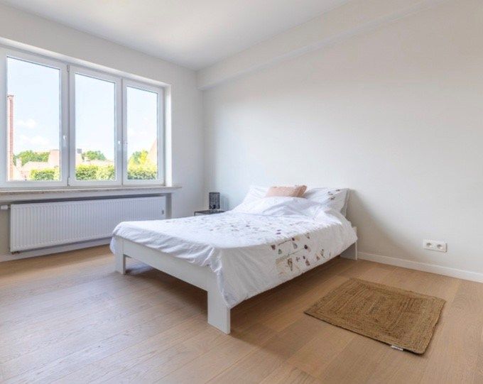 Ruim appartement met 3 slaapkamers en garage te Brugge! foto 8