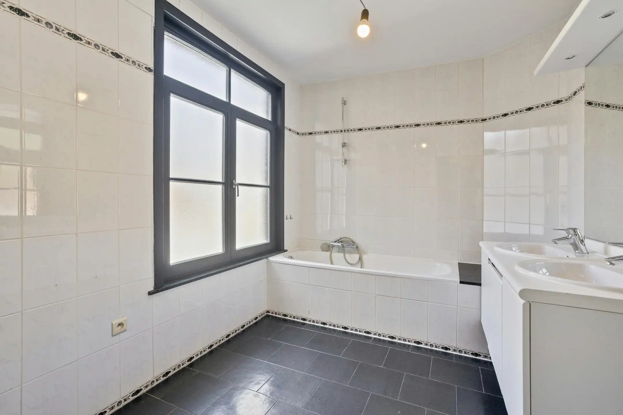 Karaktervolle stadswoning met 4 slaapkamers in Brugge foto 14