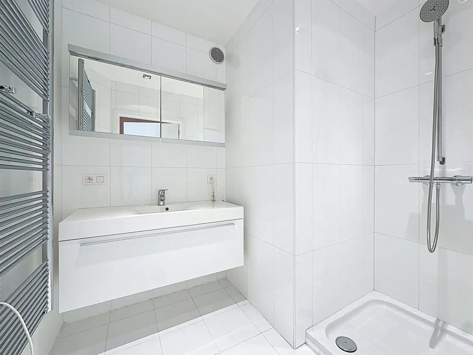 Appartement met ruim terras en P in centrum Brasschaat  foto 10