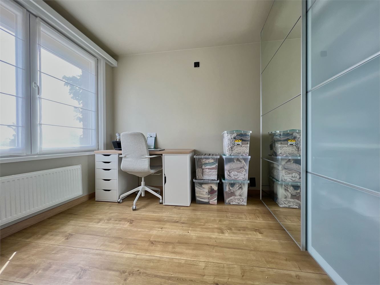 Instapklare, ruime gezinswoning met 2 garages + tuin! foto 7