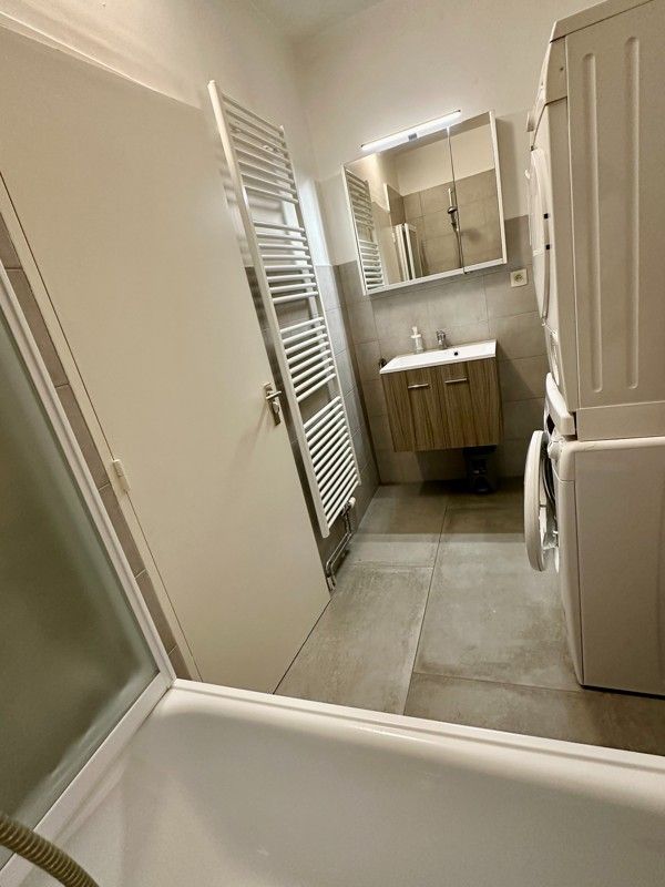 Lichtrijk 1-slaapkamer hoekappartement met zicht op groen - ideaal voor starters of als investering! foto 13