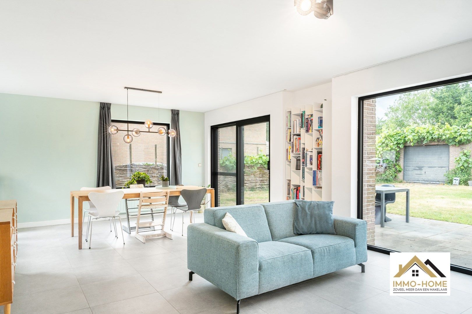 Instapklare halfopen bebouwing in groene omgeving foto 6