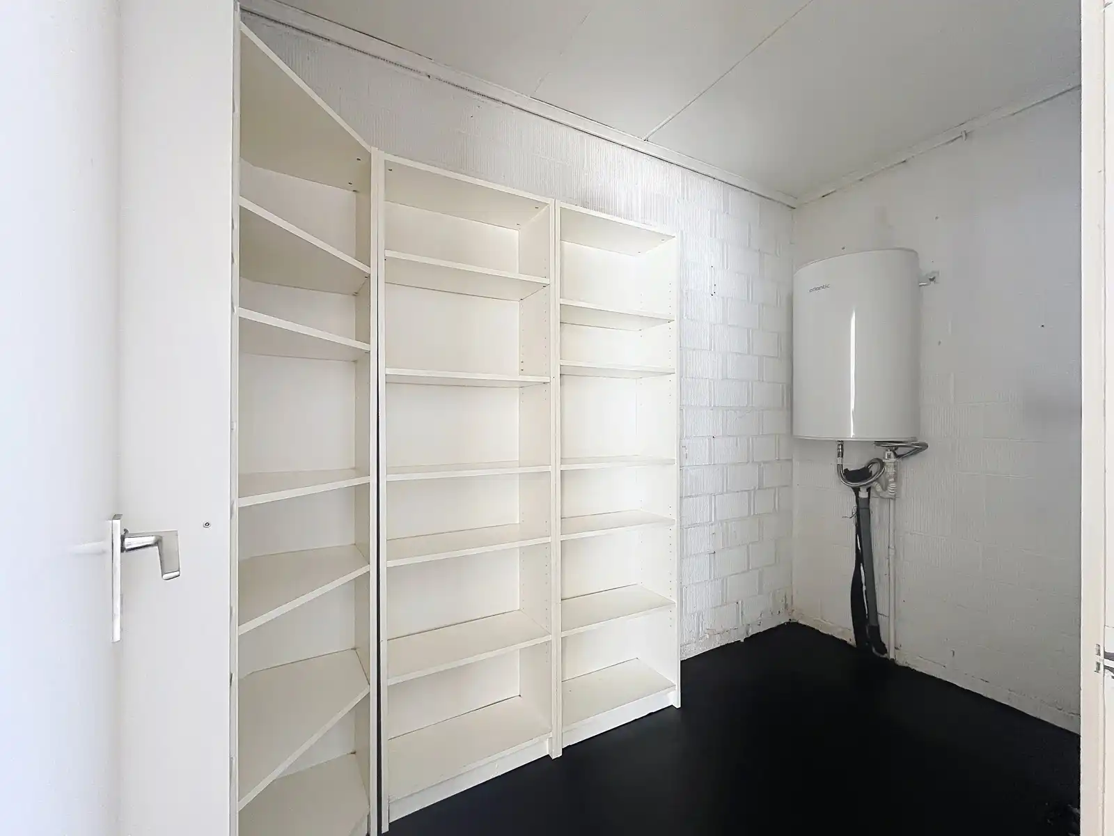 Mooi gelegen, alleenstaande Woning, 2 SLPK, garage én Tuin! foto 10