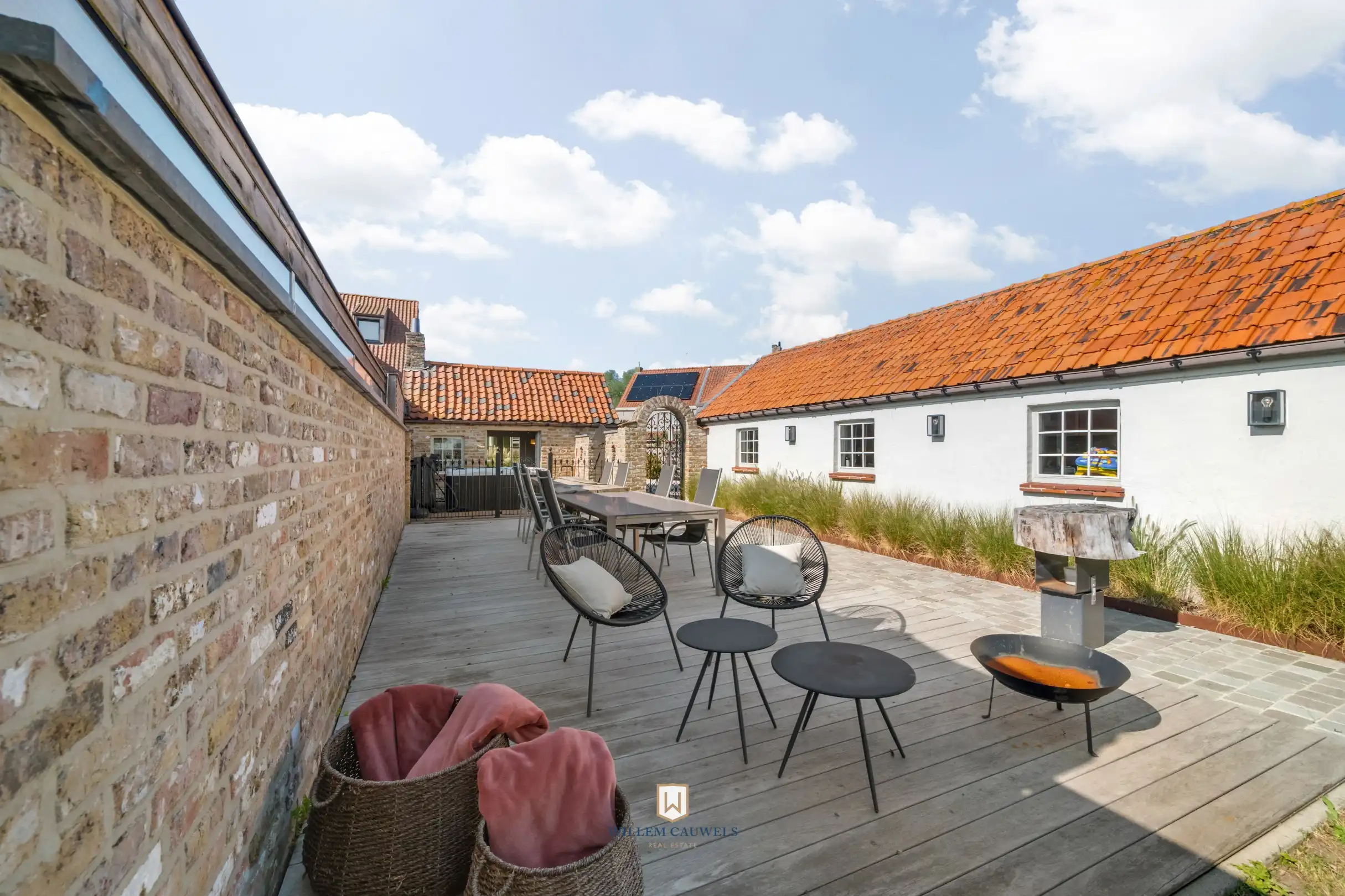 Charmant landelijk huis met prachtige tuin en grote garage foto 22