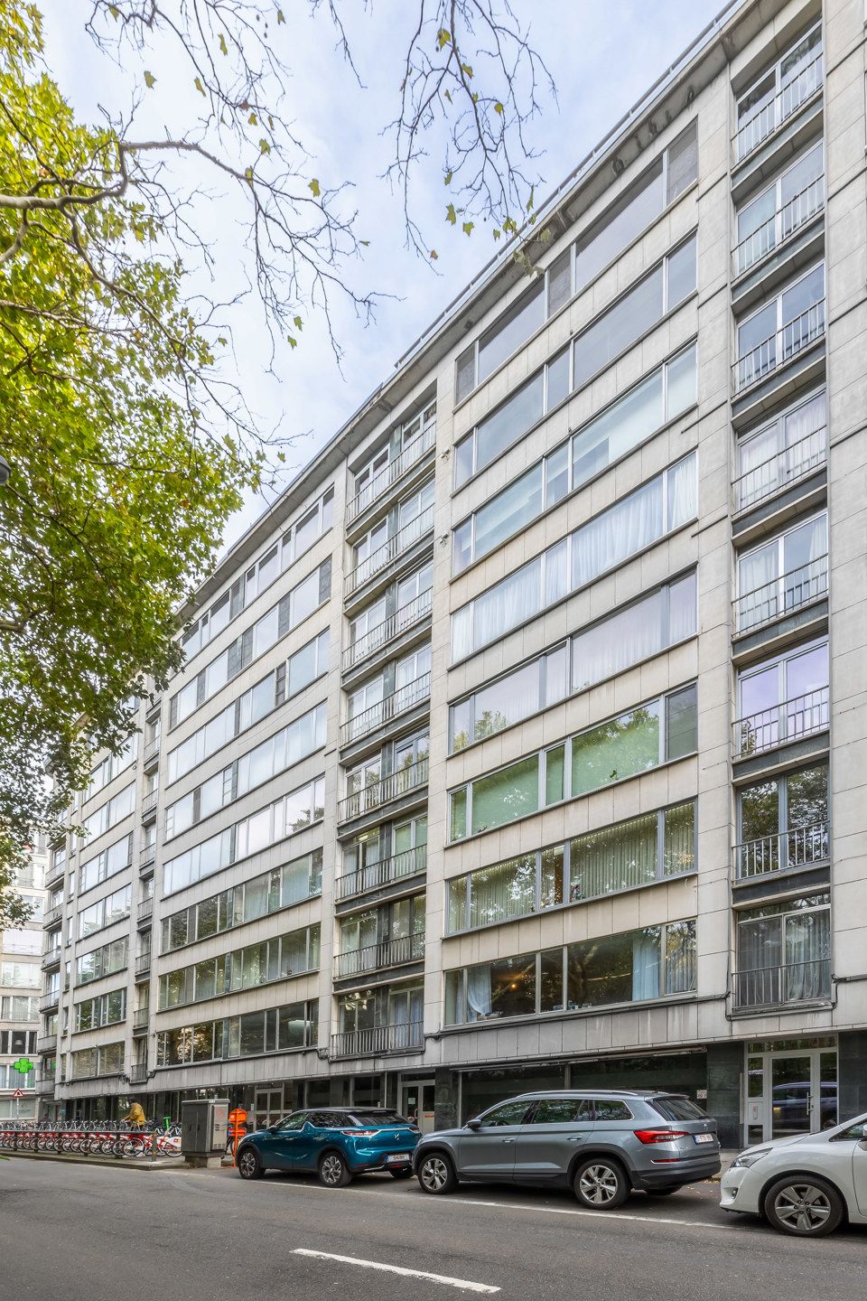 Commercieel handelspand (236m²) op centrale ligging foto 2