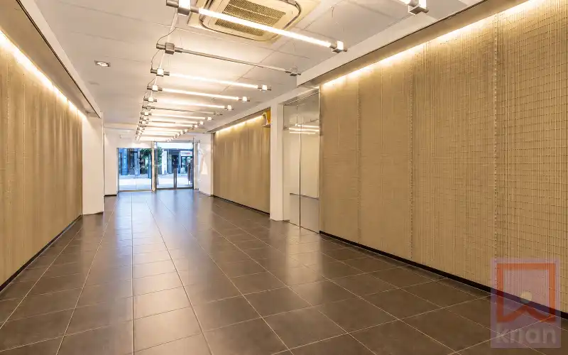 Exclusief opbrengst-/woonpand met handelspand en luxe duplex in hartje Herentals! foto 3
