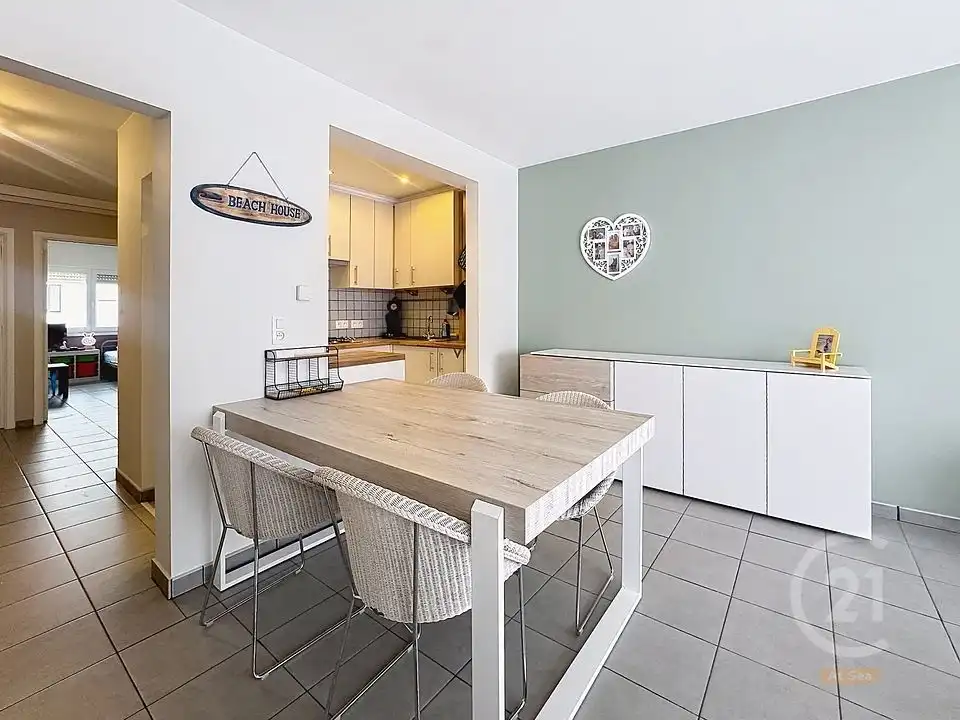 Ruim en volledig gerenoveerd appartement op centrale ligging in Westende-Bad foto 4