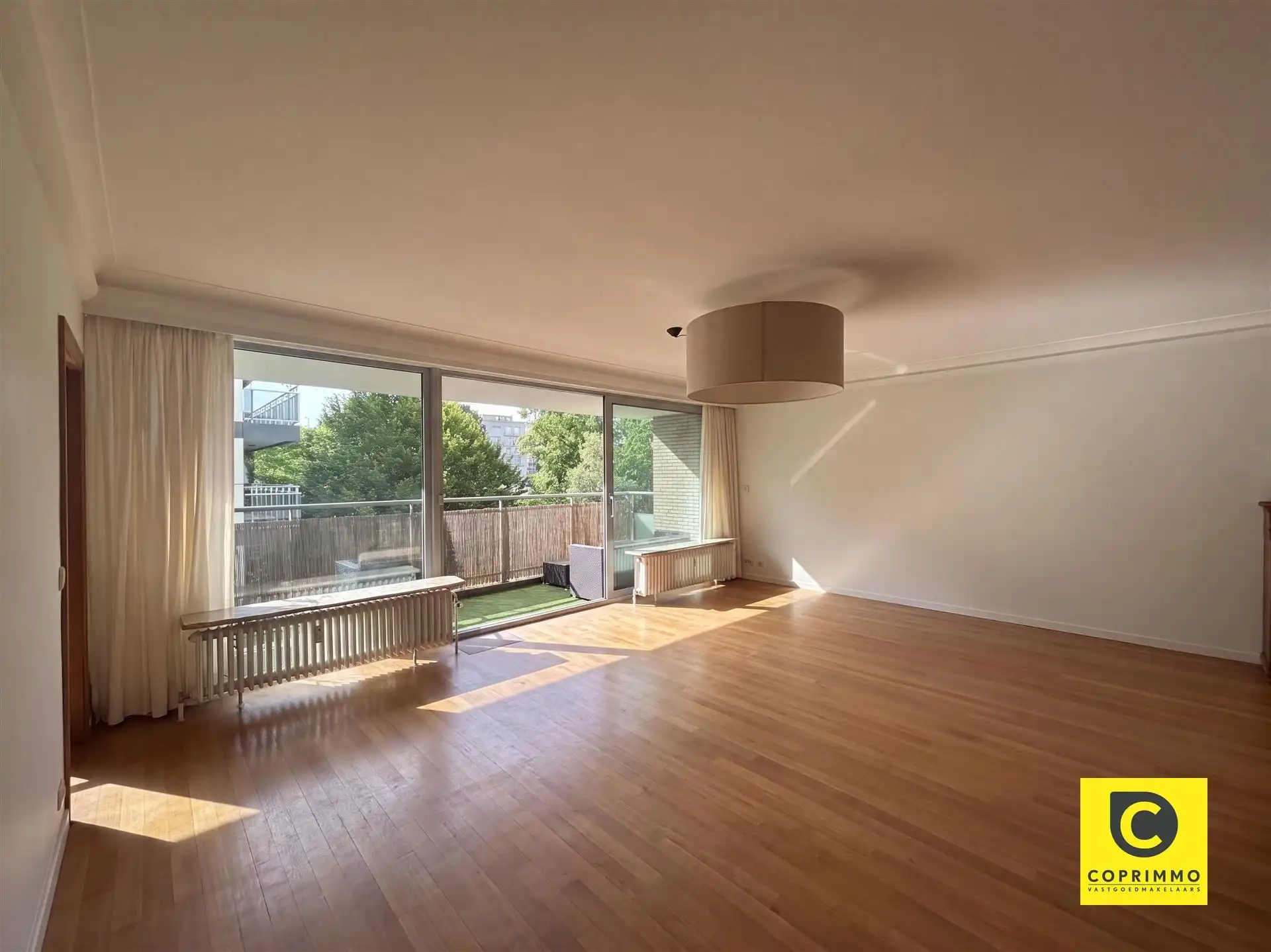 Hoekapp met 3 slpks, 2 bdks en 2 terrassen op centrale ligging foto 3