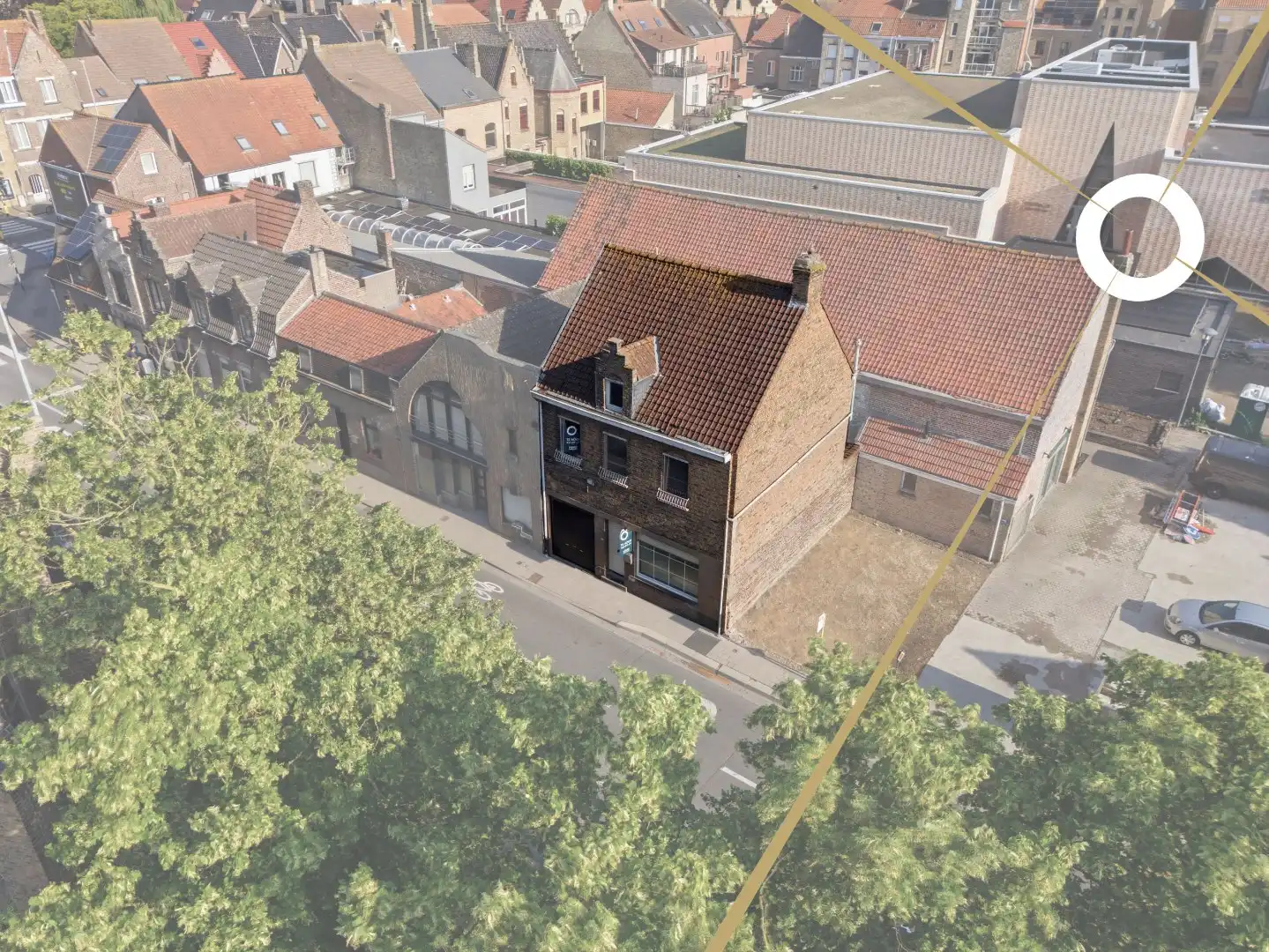 Hoofdfoto van de publicatie: Ruime halfopen bebouwing met 4 slaapkamers in het hart van Diksmuide!