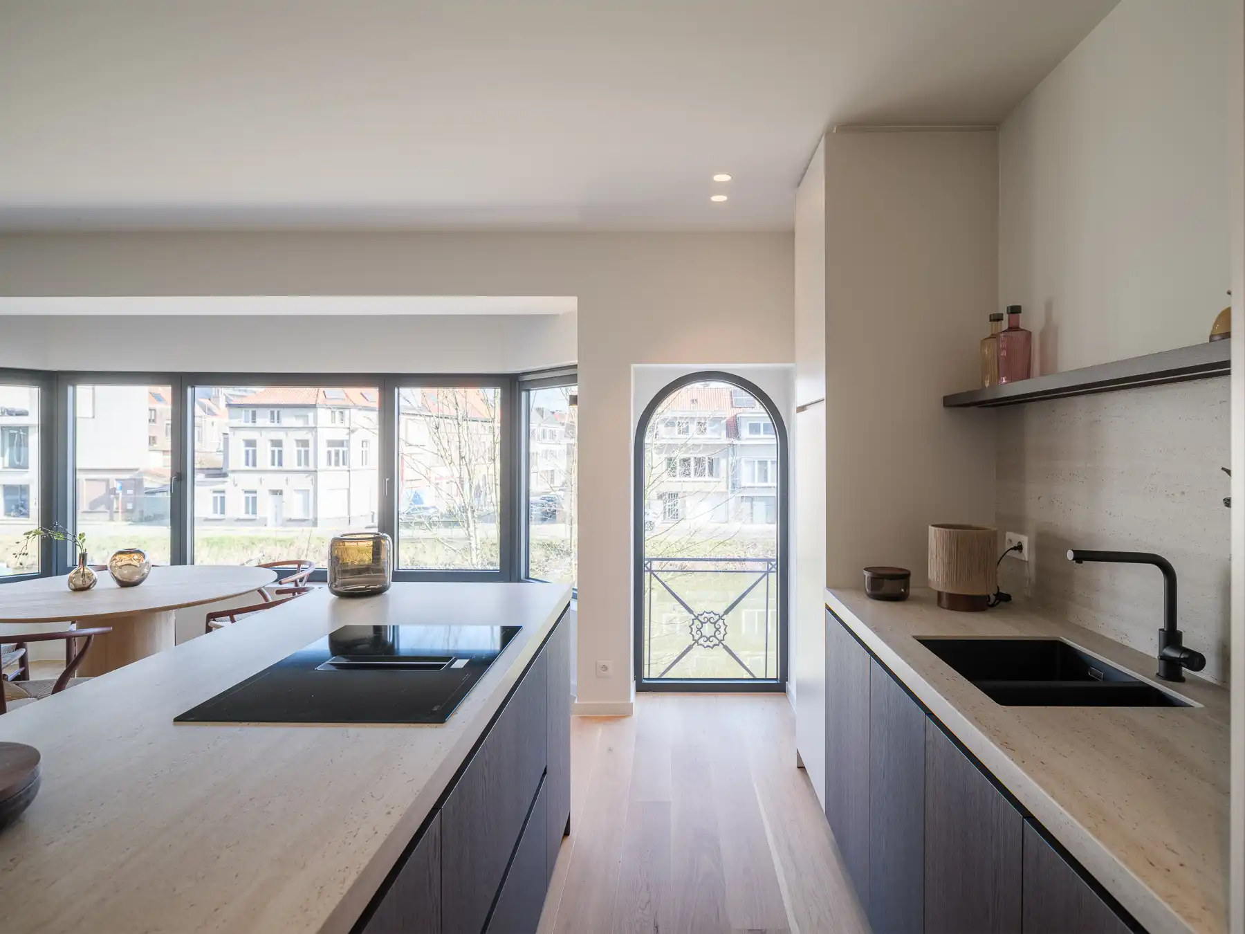 Kwalitatief gerenoveerd 3-slaapkamer appartement aan het water foto {{pictureIndex}}